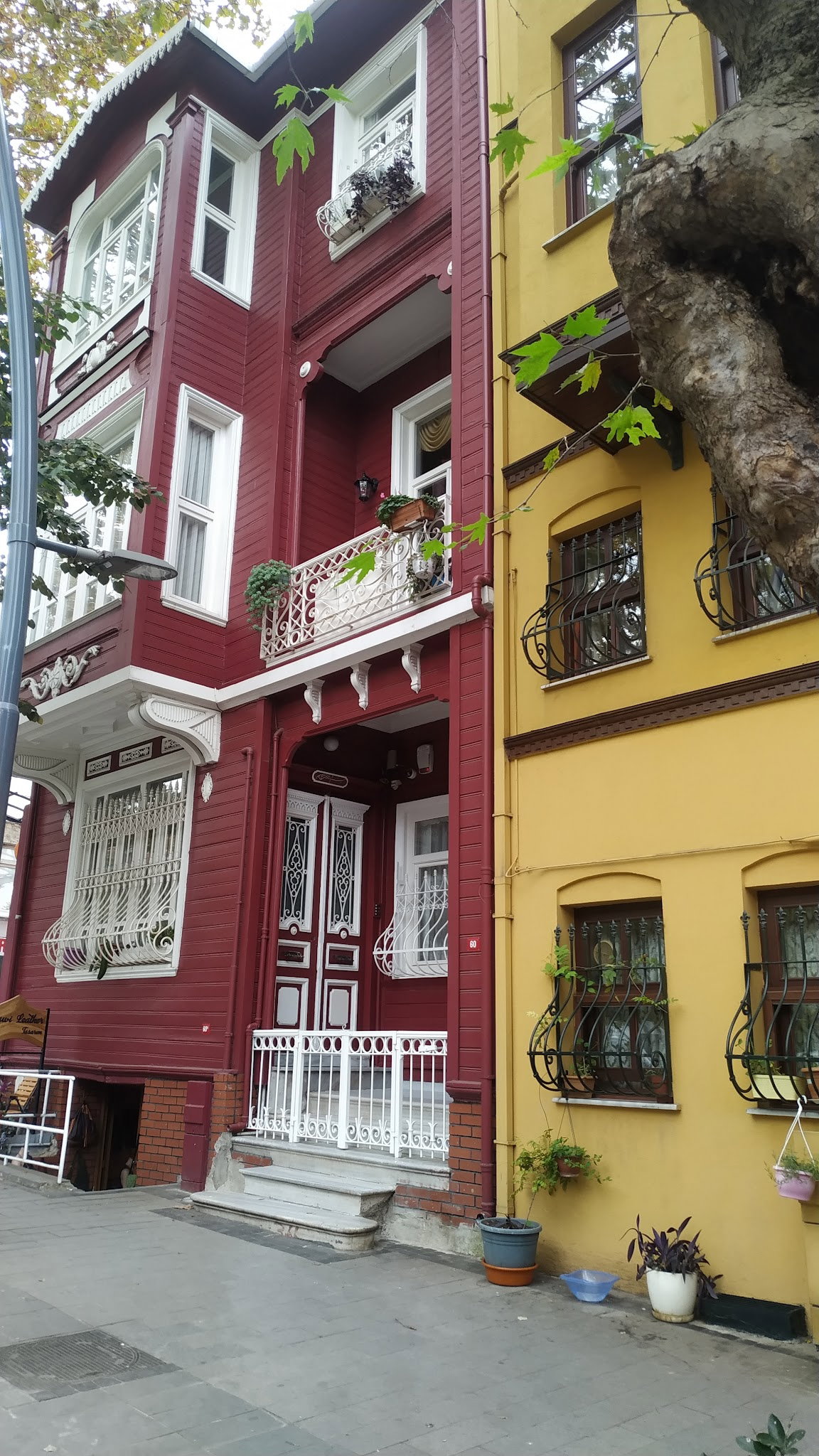 Nail Kitabevi & Cafe