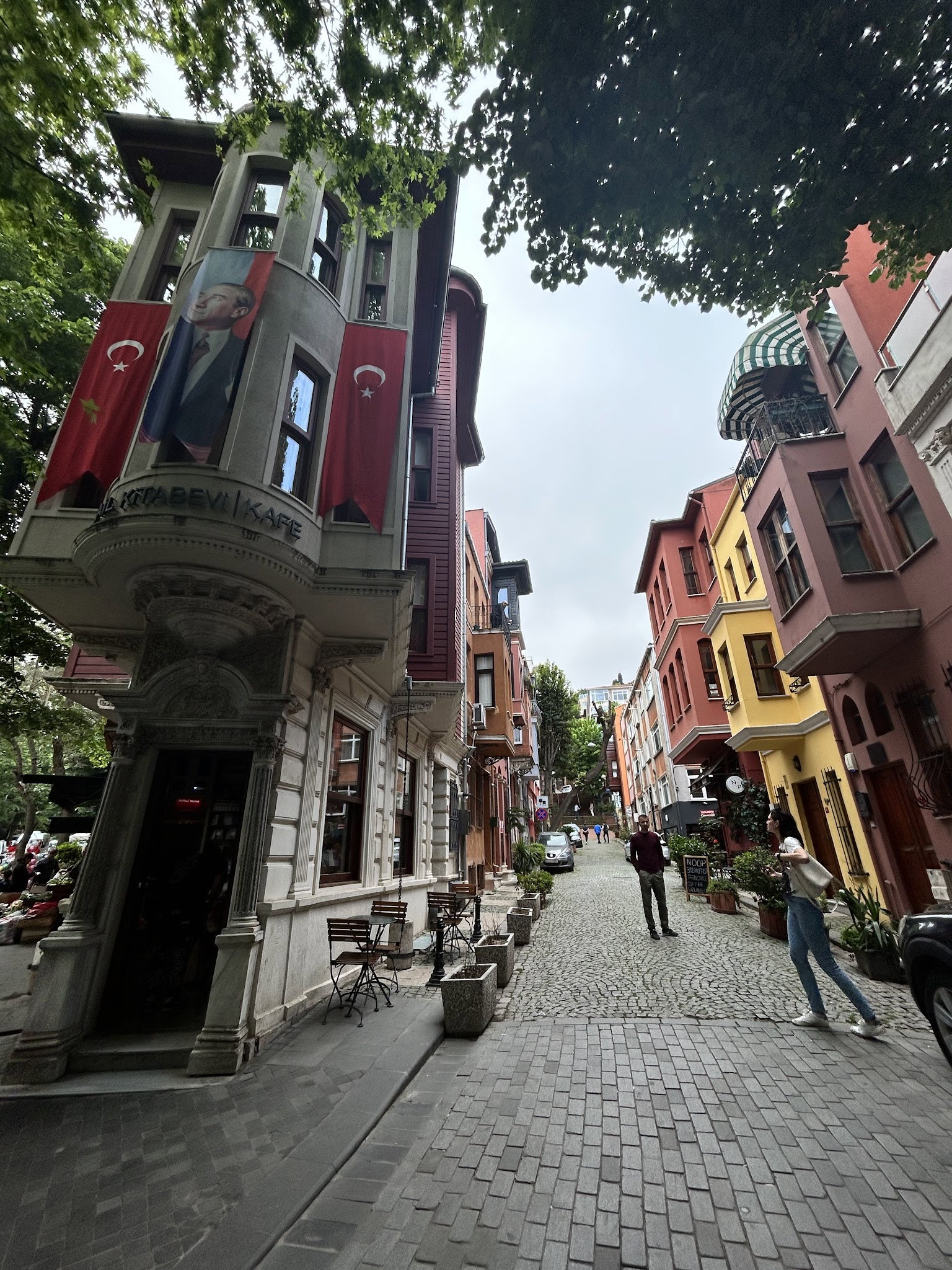 Nail Kitabevi & Cafe