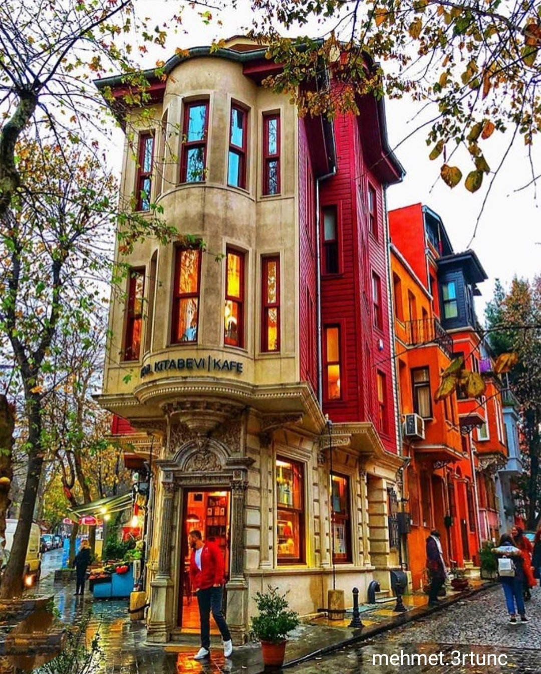 Nail Kitabevi & Cafe