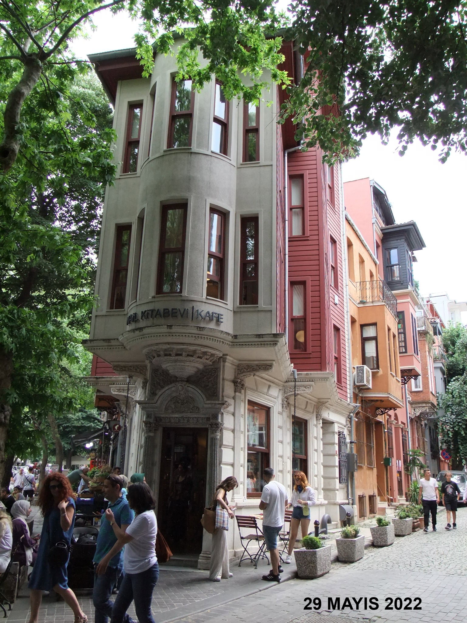 Nail Kitabevi & Cafe