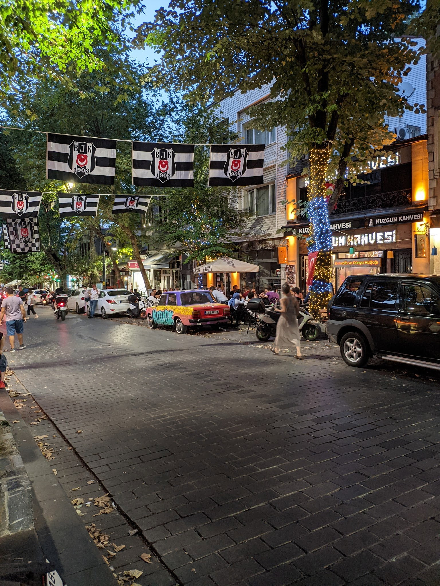 Nail Kitabevi & Cafe