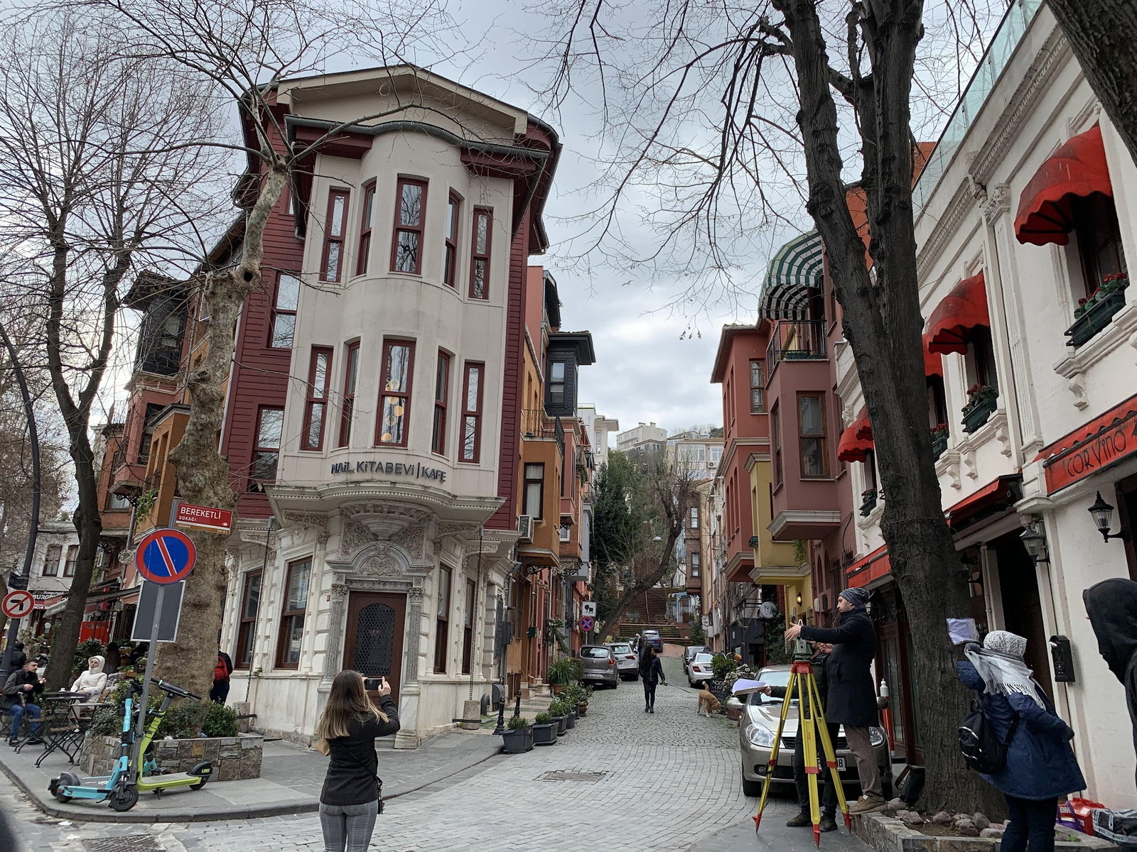 Nail Kitabevi & Cafe