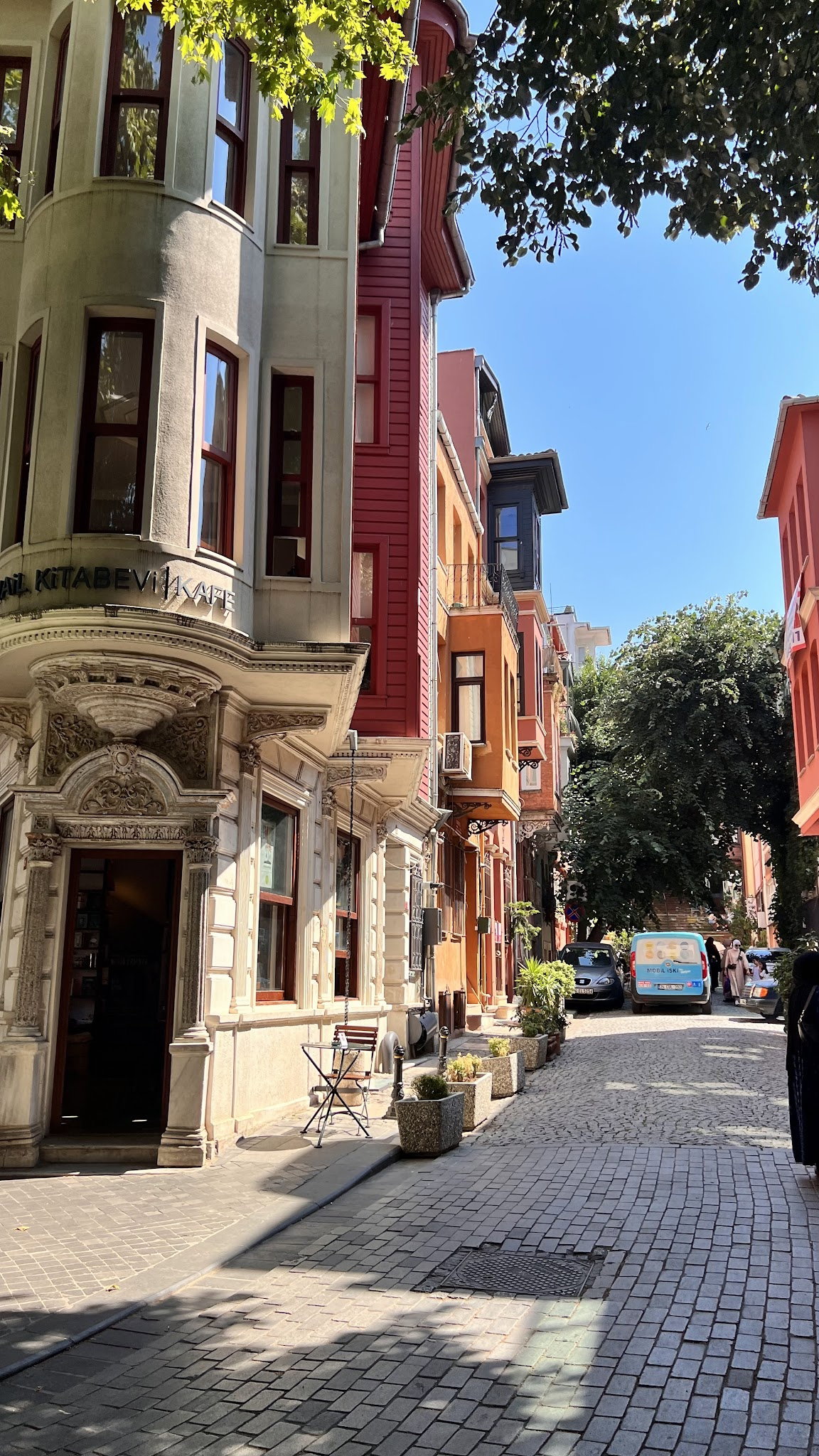 Nail Kitabevi & Cafe