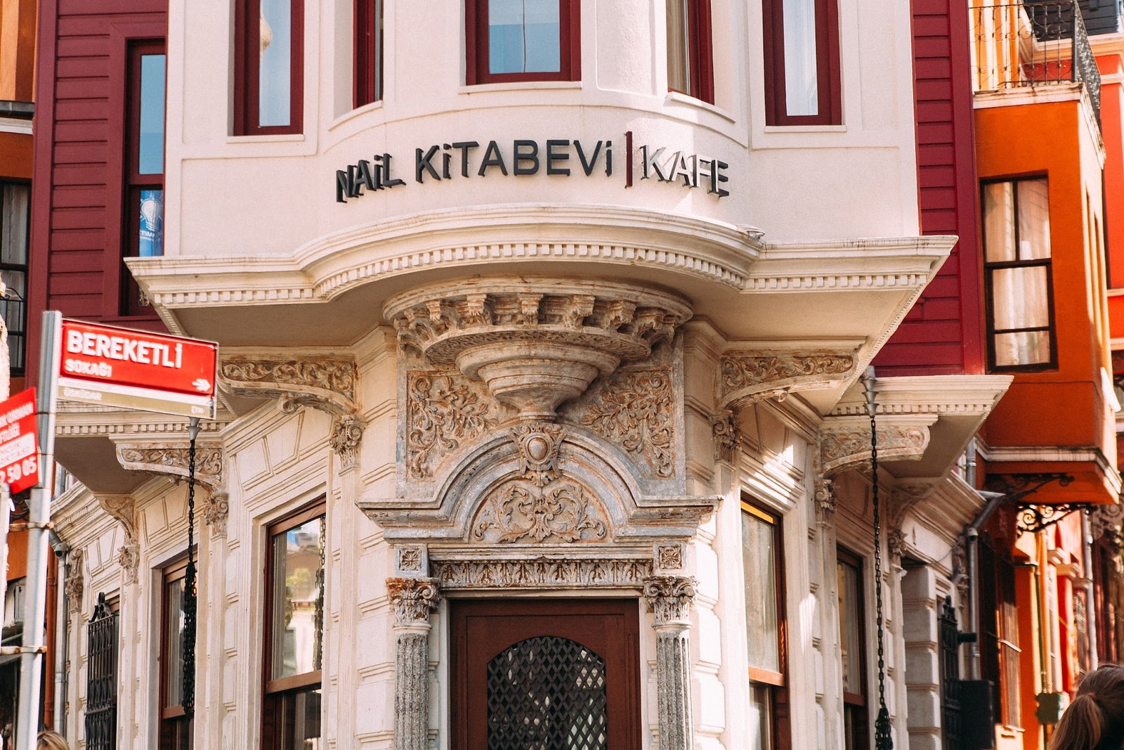 Nail Kitabevi & Cafe