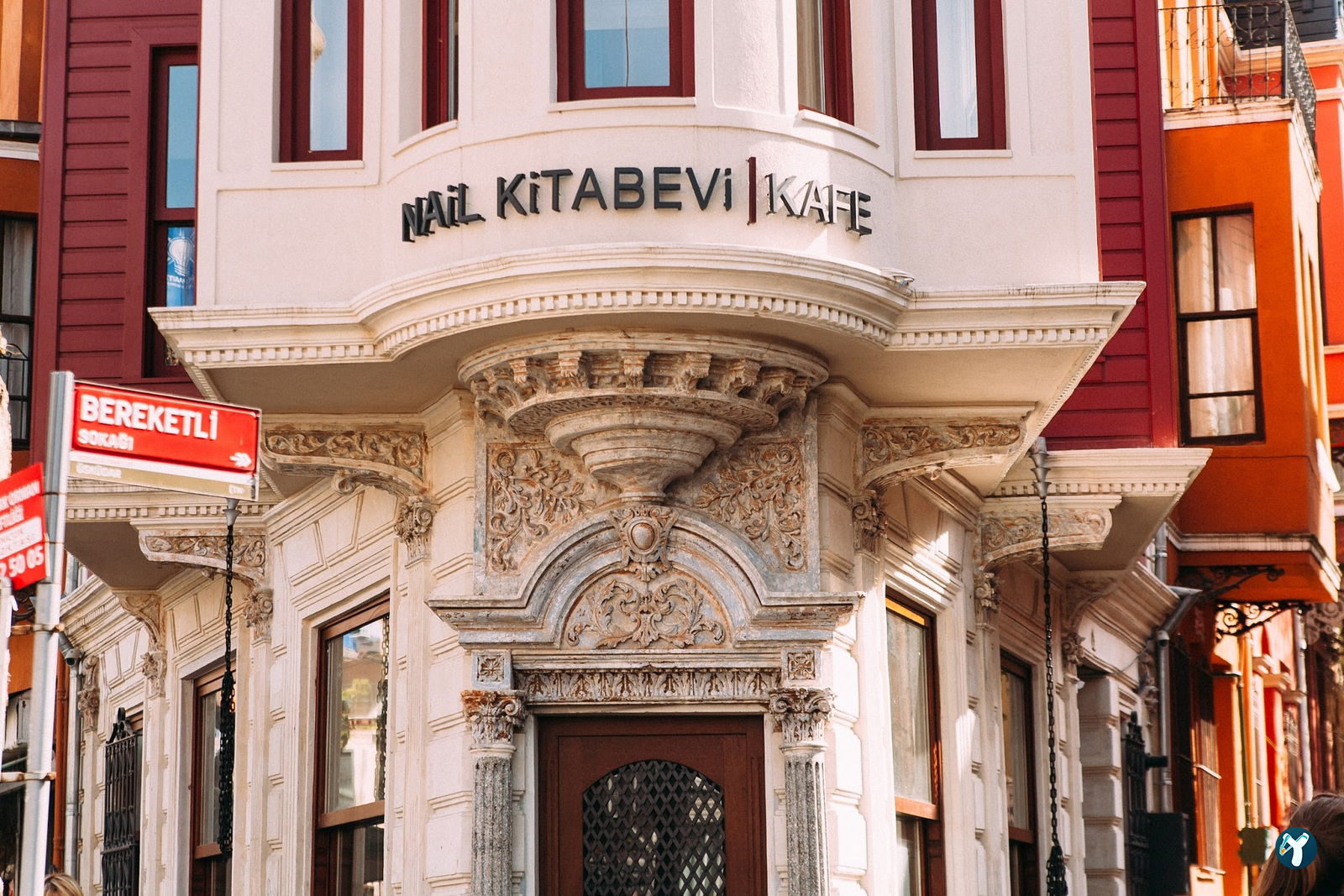 Nail Kitabevi & Cafe