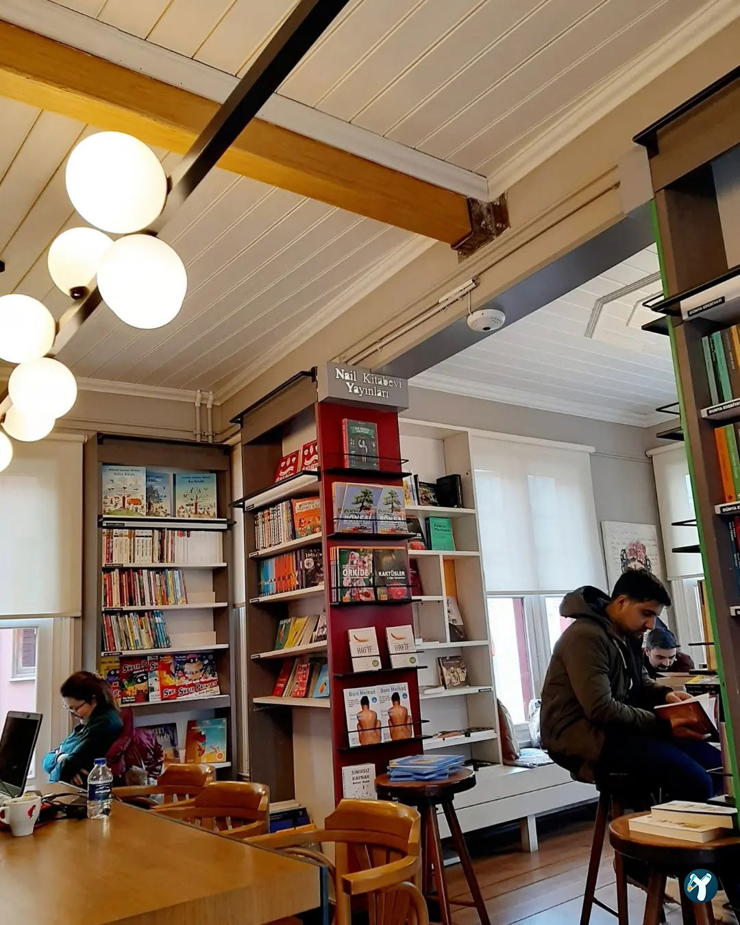 Nail Kitabevi & Cafe