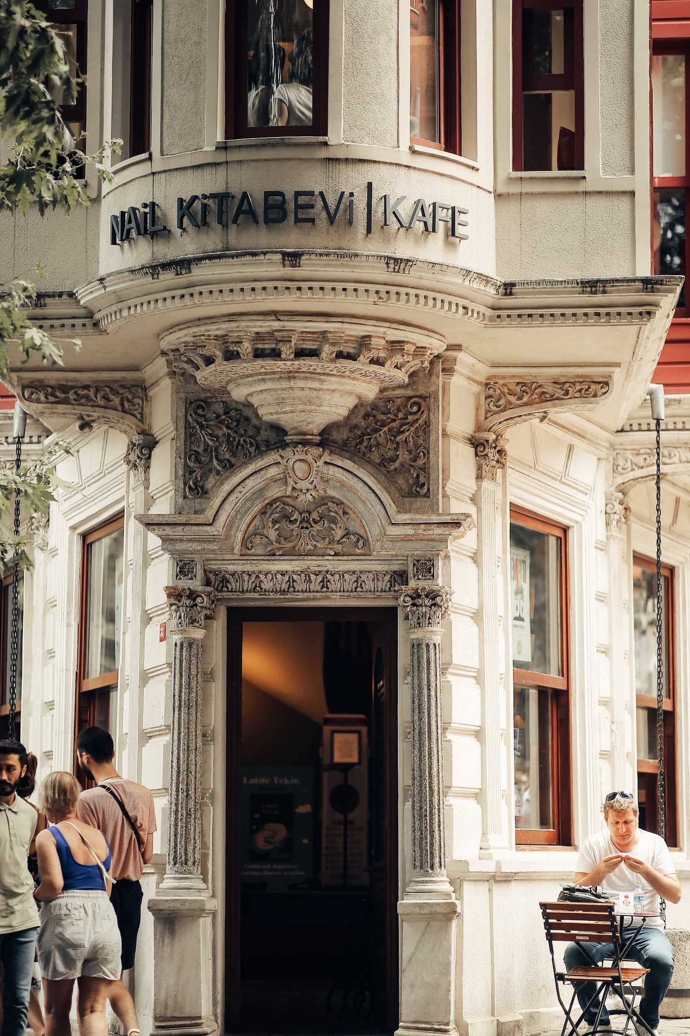 Nail Kitabevi & Cafe