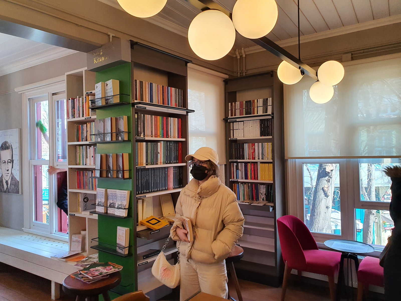 Nail Kitabevi & Cafe