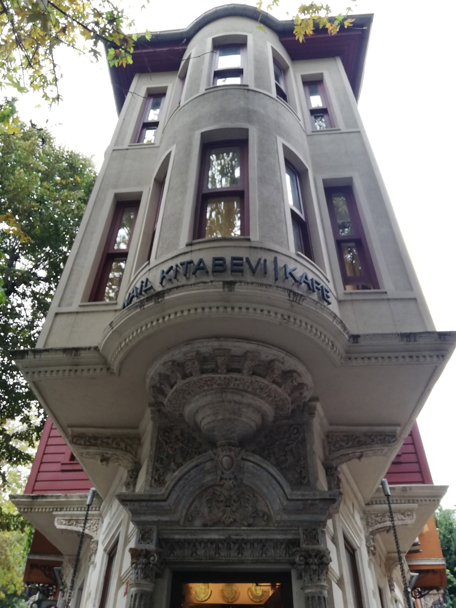 Nail Kitabevi & Cafe