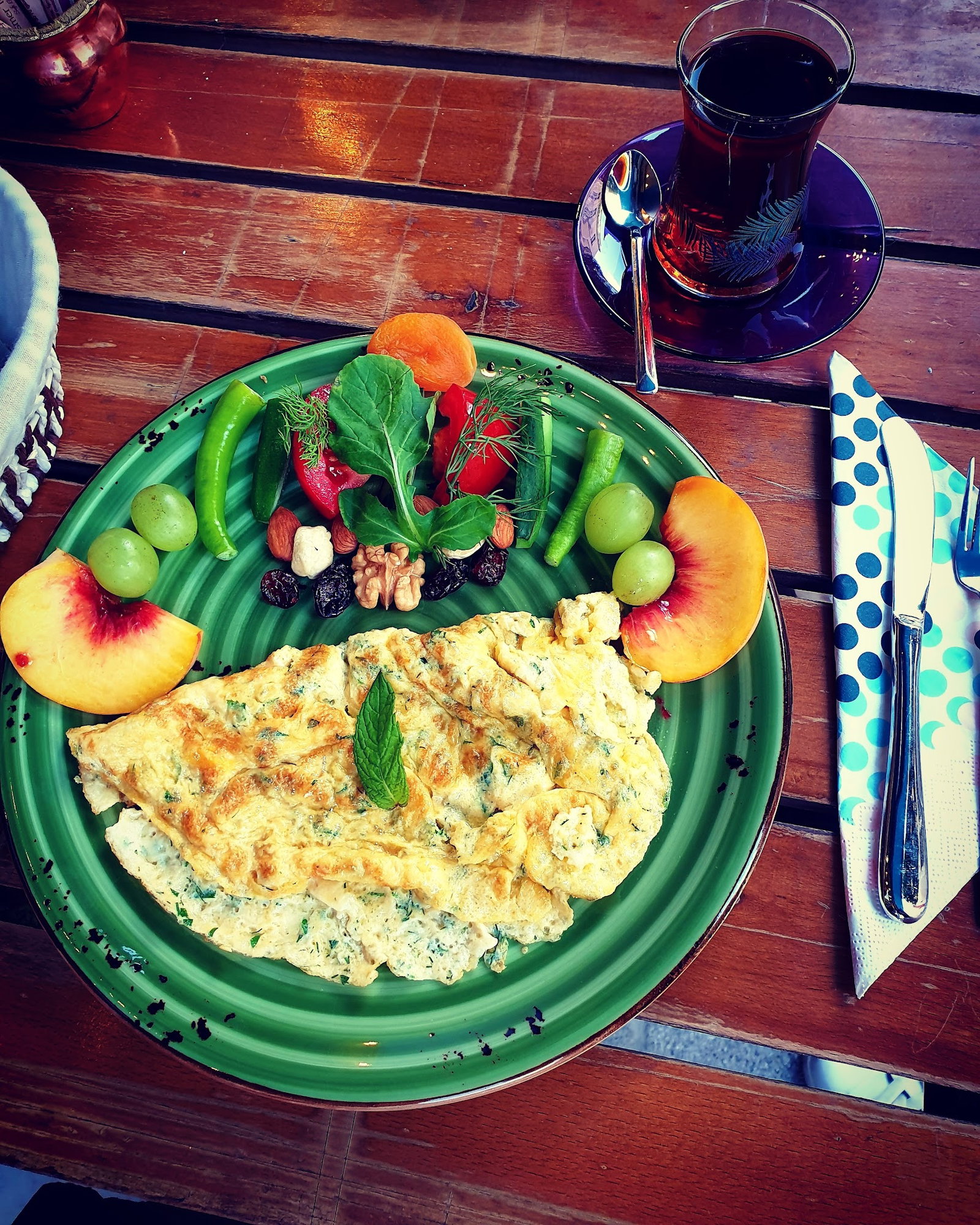 Deniz Nadide Duru Breakfast Moda