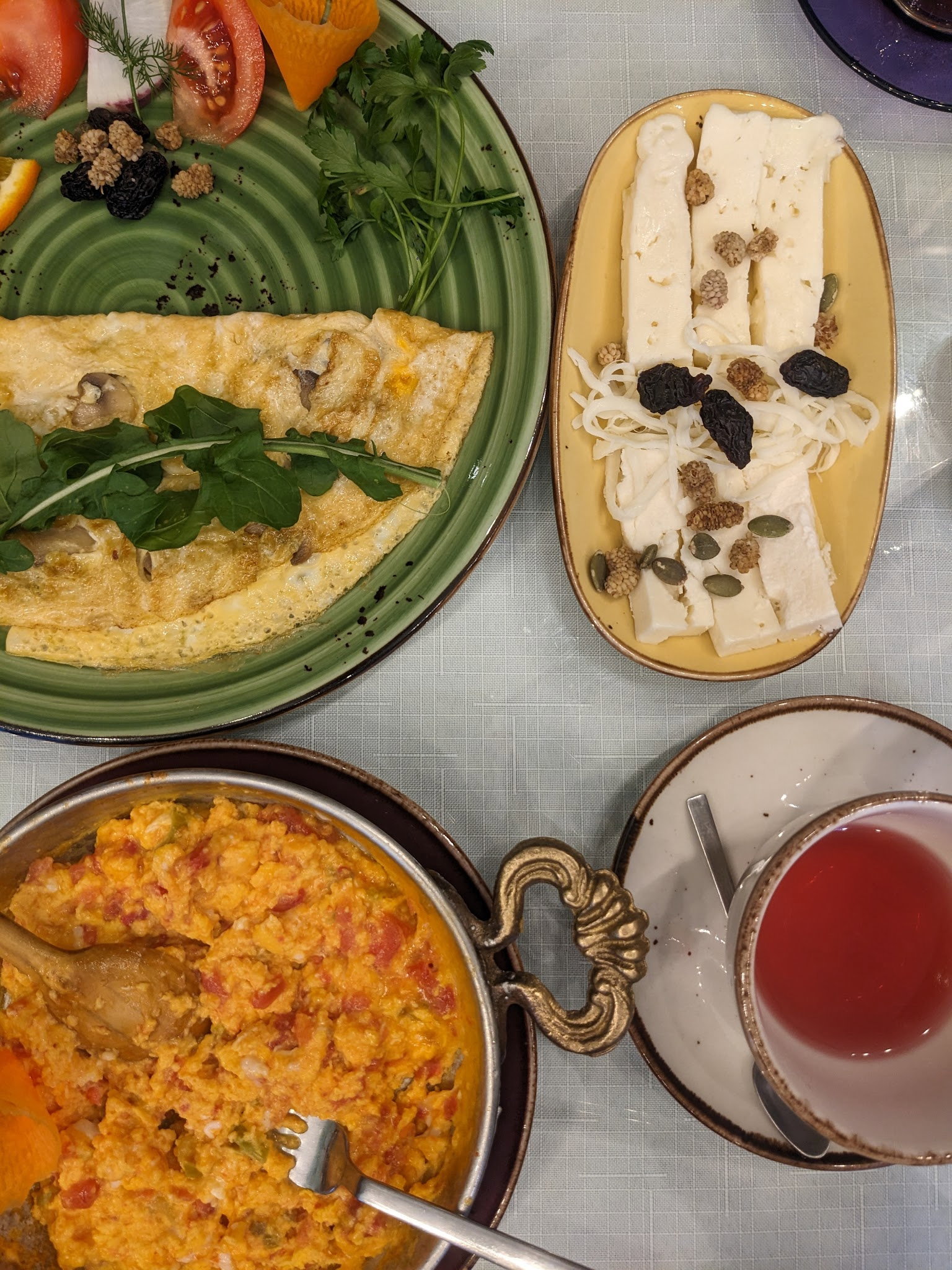 Deniz Nadide Duru Breakfast Moda