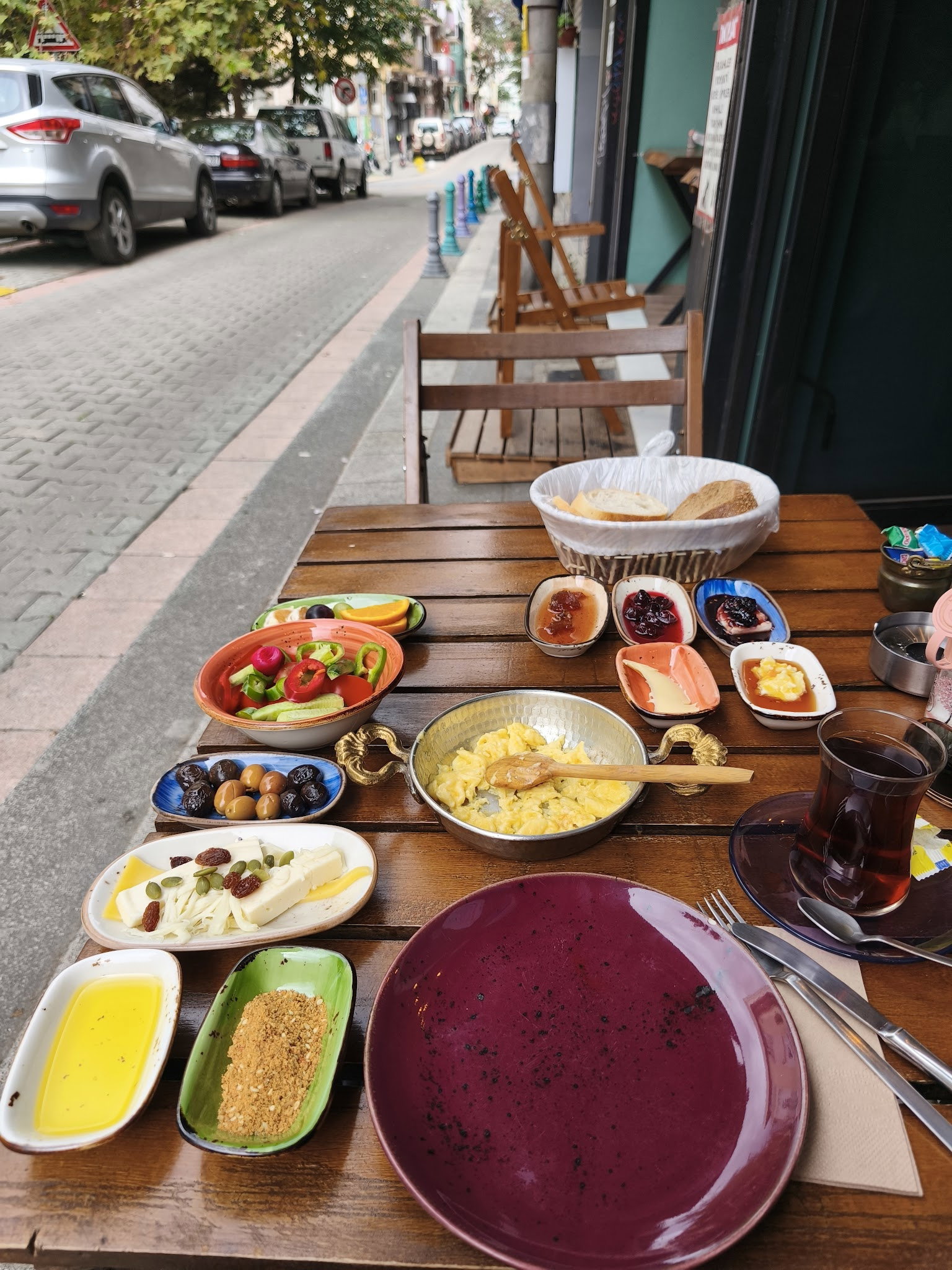 Deniz Nadide Duru Breakfast Moda