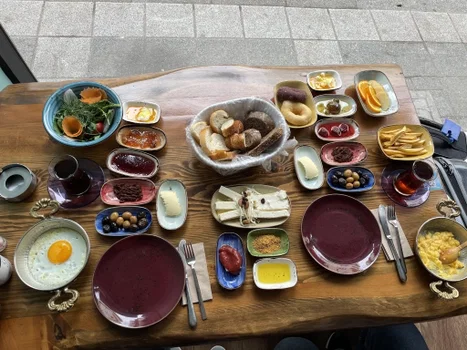 Deniz Nadide Duru Breakfast Moda resimleri