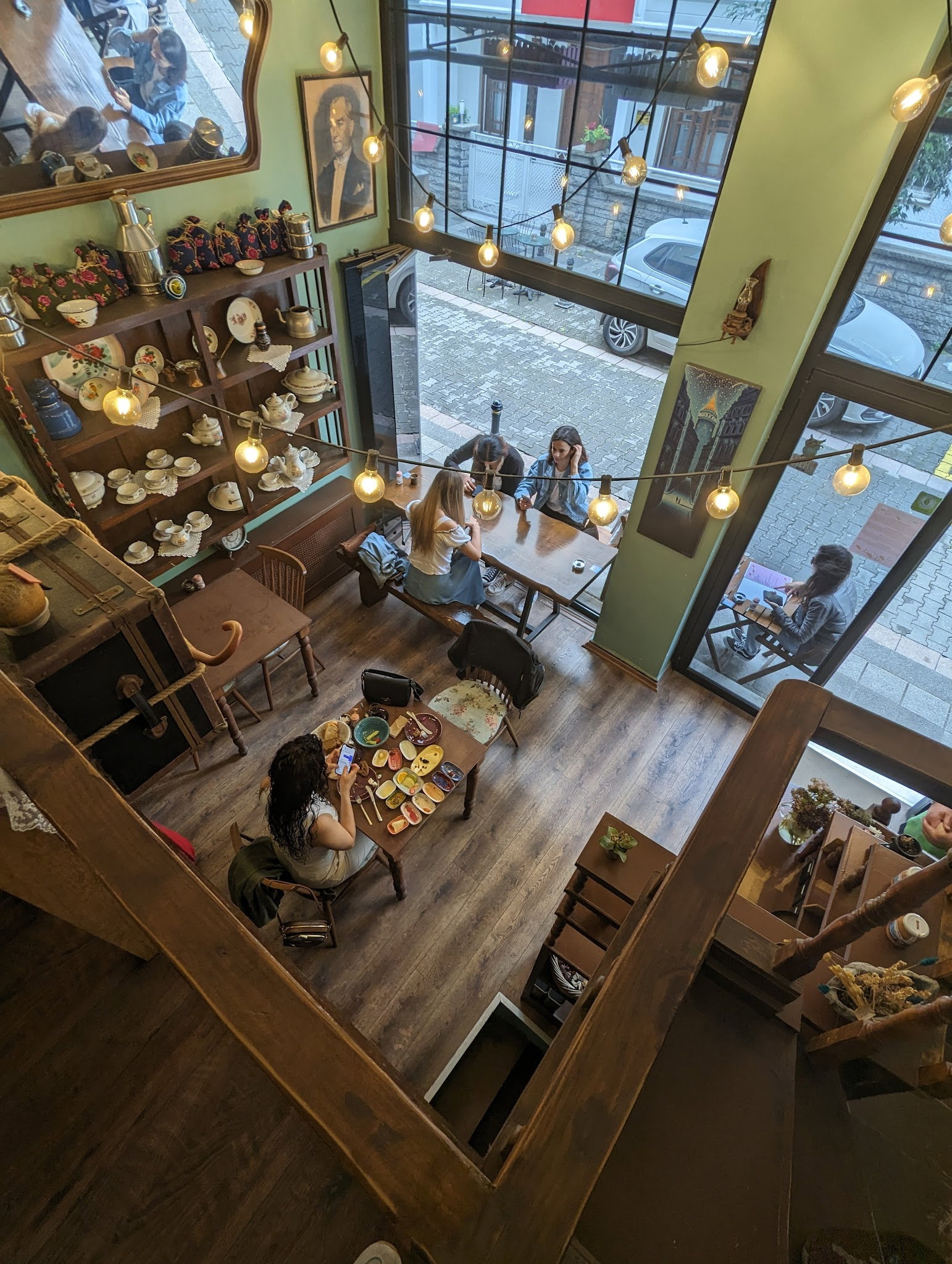 Deniz Nadide Duru Breakfast Moda
