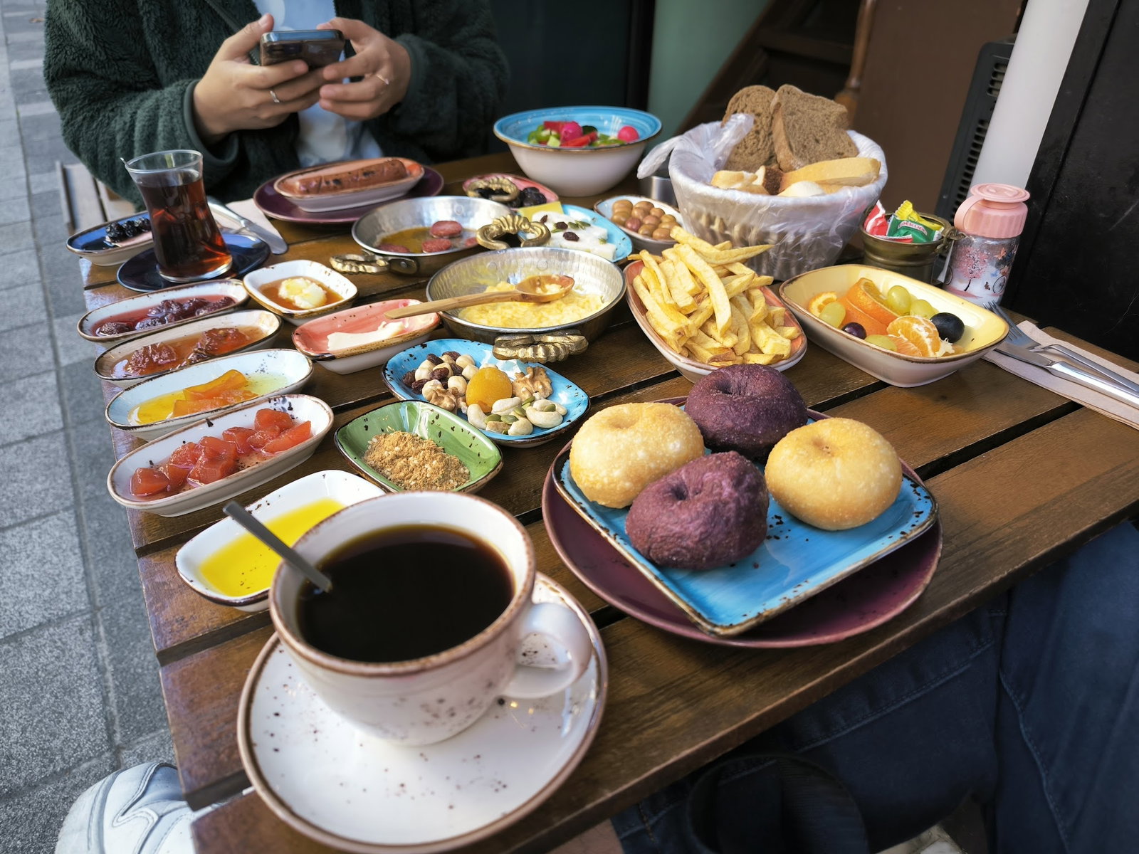 Deniz Nadide Duru Breakfast Moda
