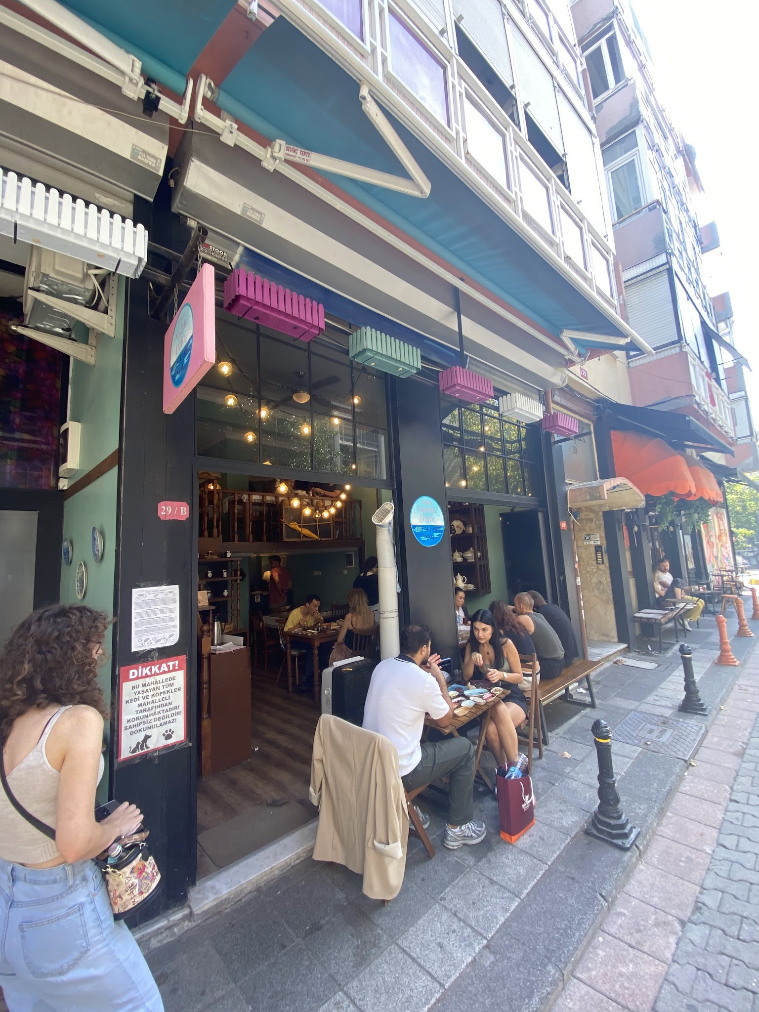 Deniz Nadide Duru Breakfast Moda