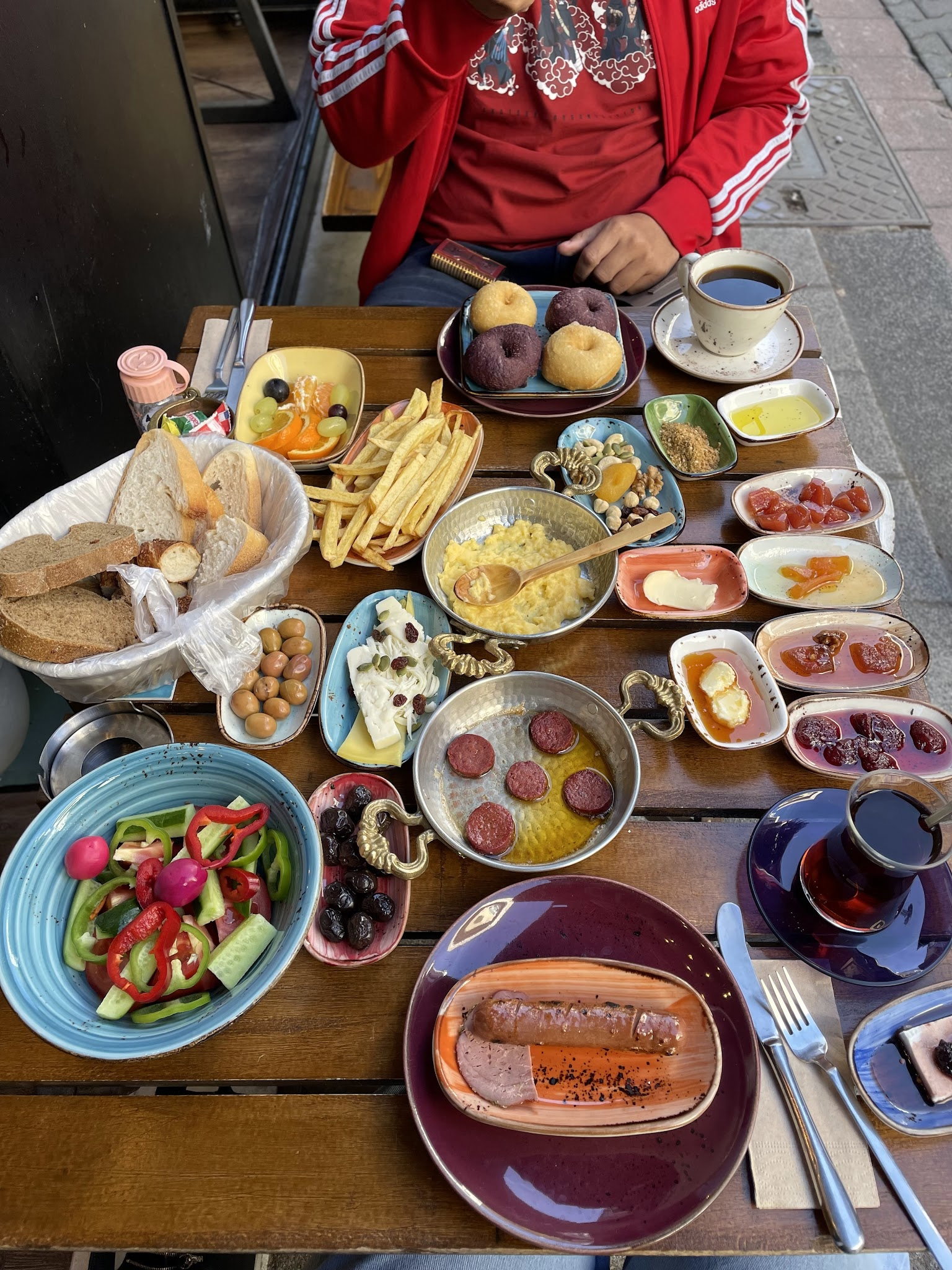 Deniz Nadide Duru Breakfast Moda