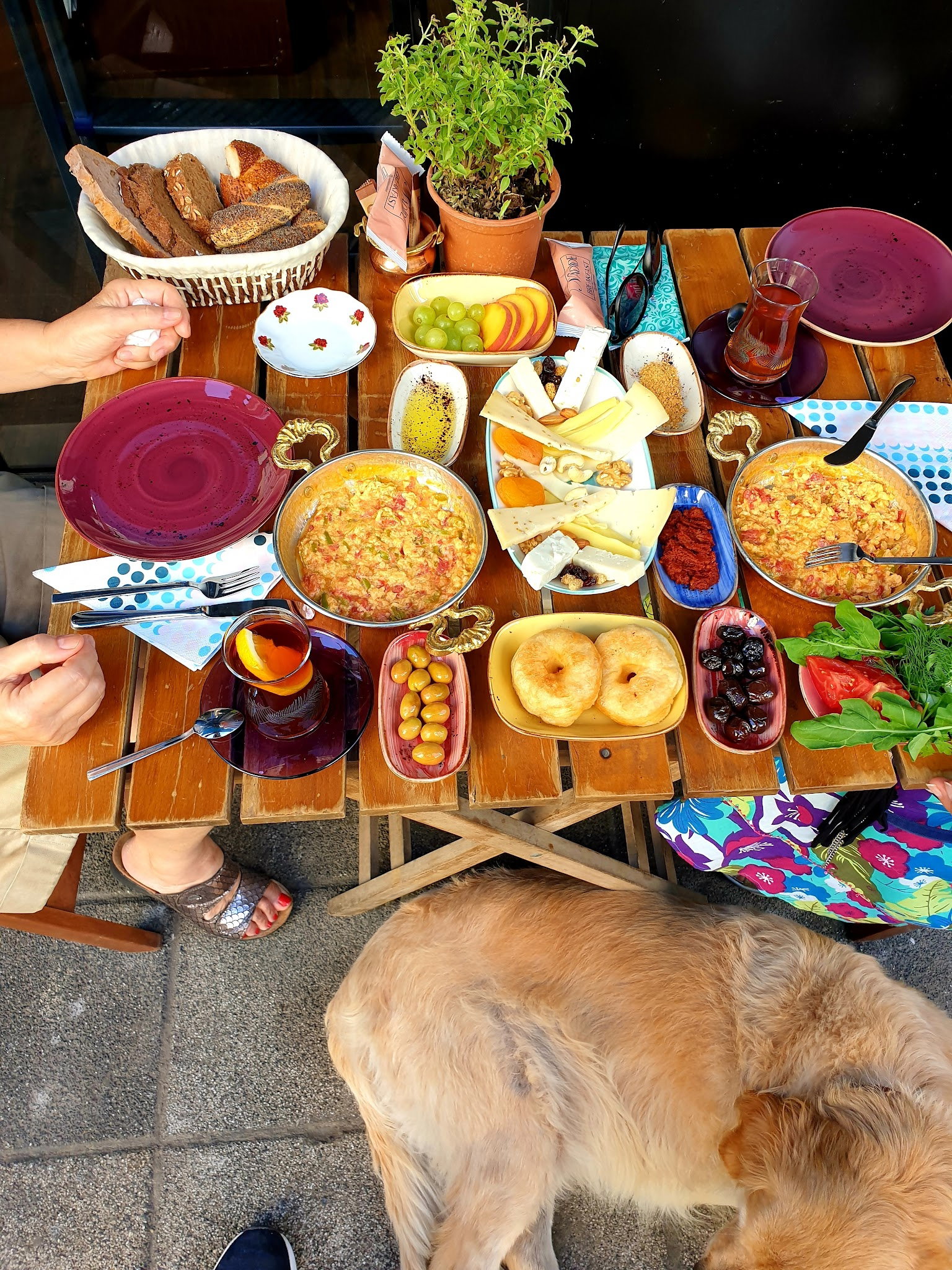 Deniz Nadide Duru Breakfast Moda