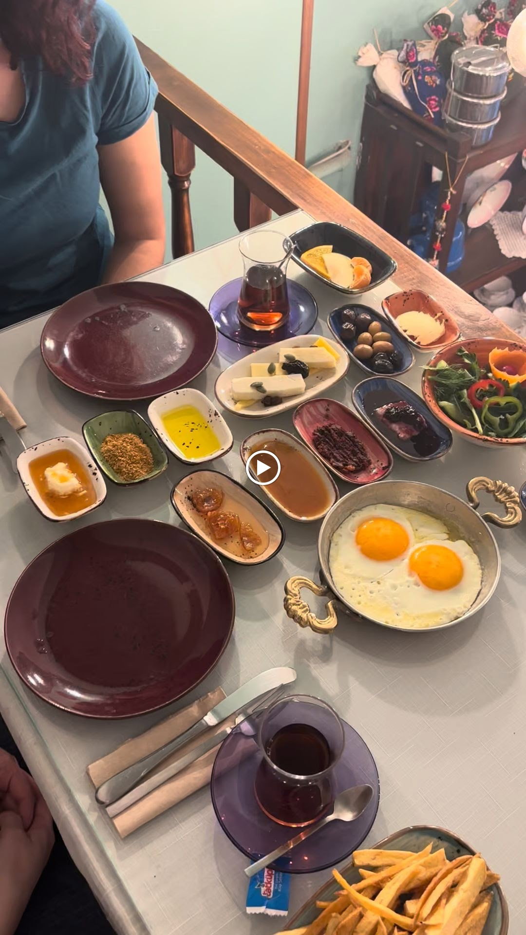 Deniz Nadide Duru Breakfast Moda