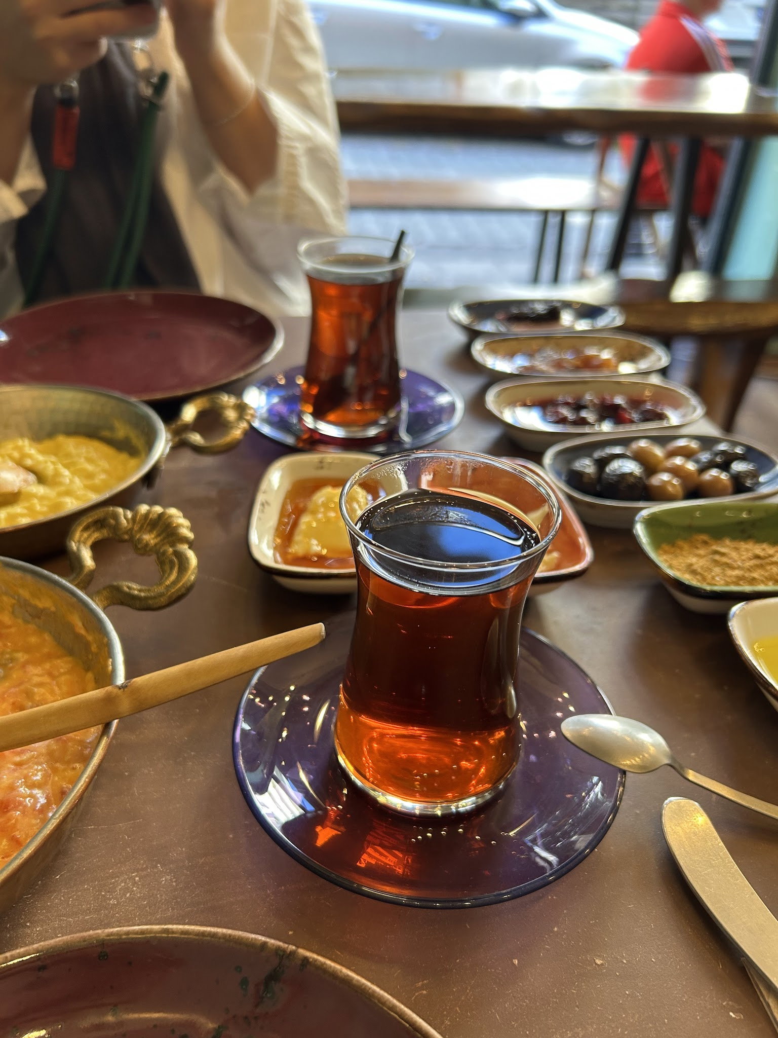 Deniz Nadide Duru Breakfast Moda