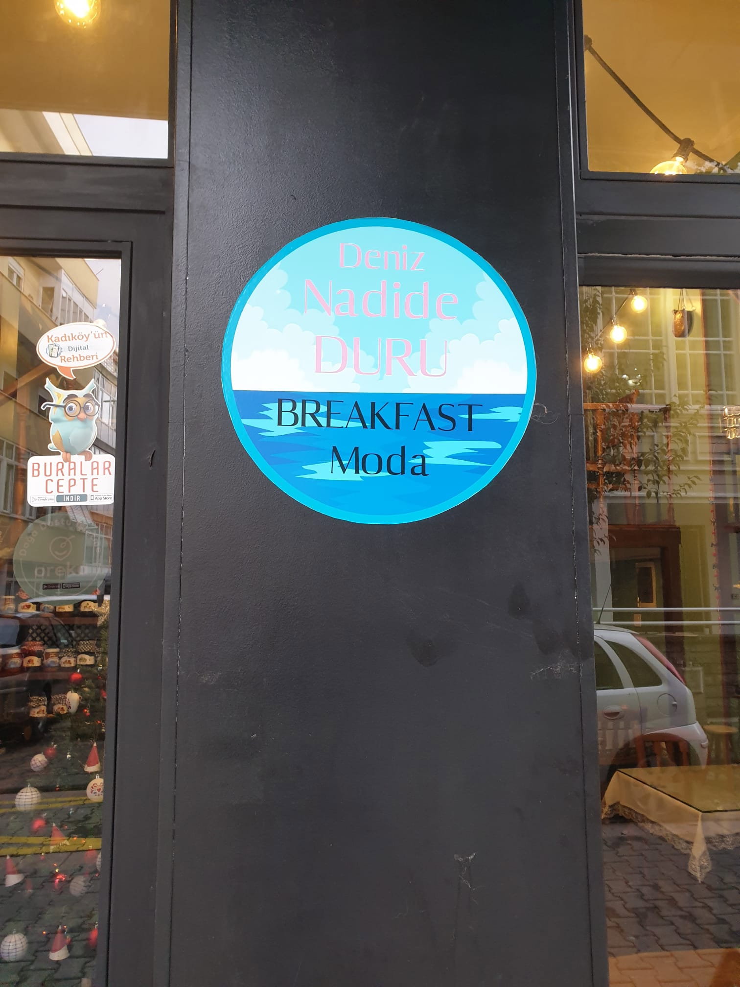 Deniz Nadide Duru Breakfast Moda
