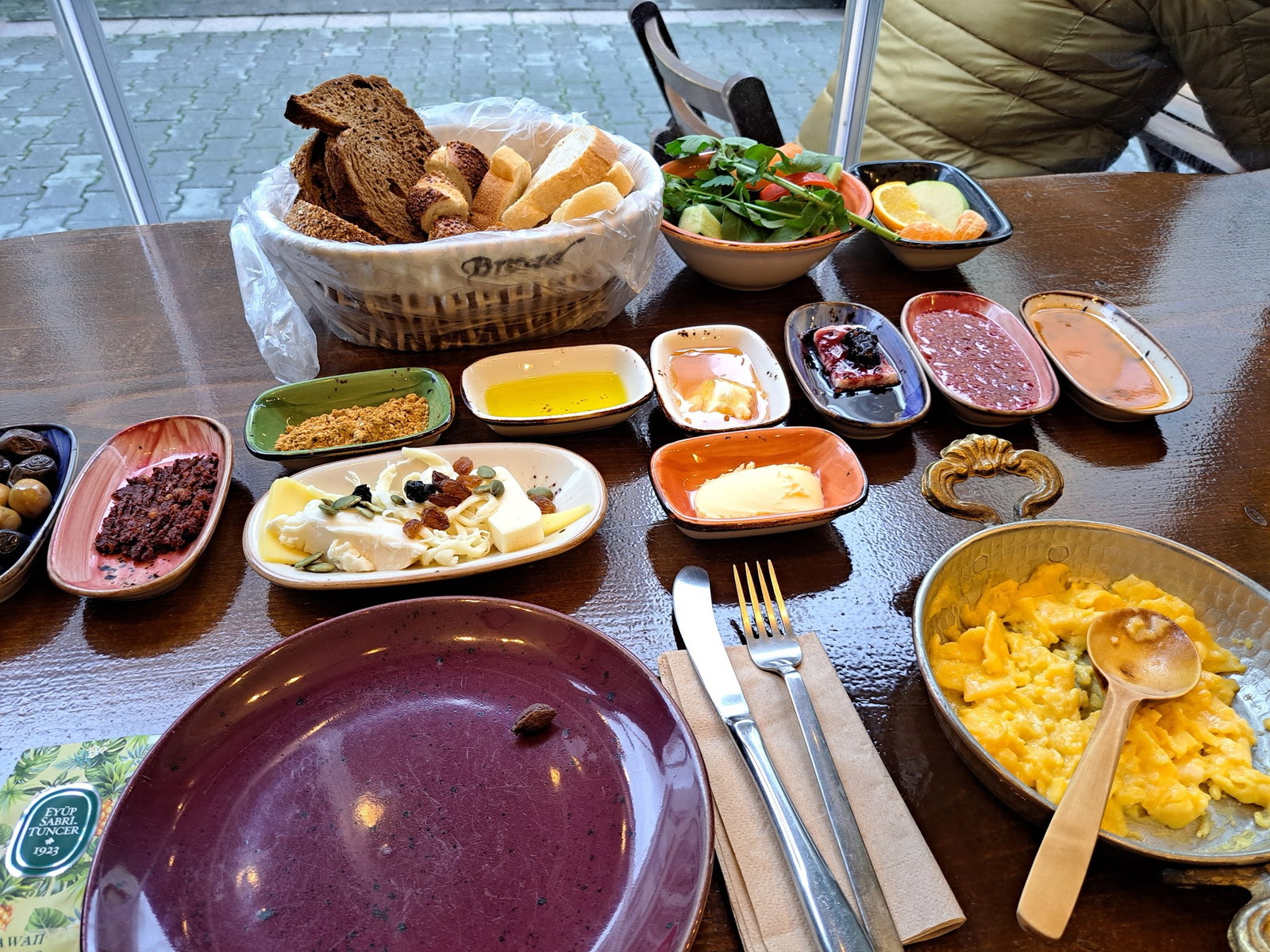 Deniz Nadide Duru Breakfast Moda