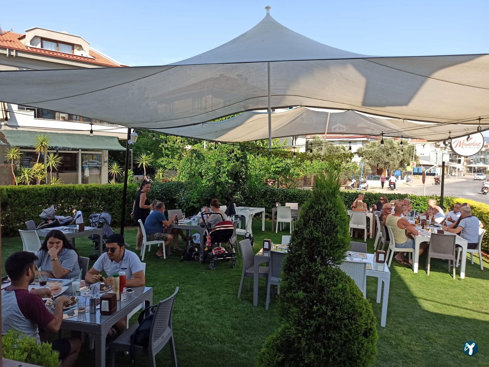 Mandoz Peri Peri Chicken Restaurant And Bar