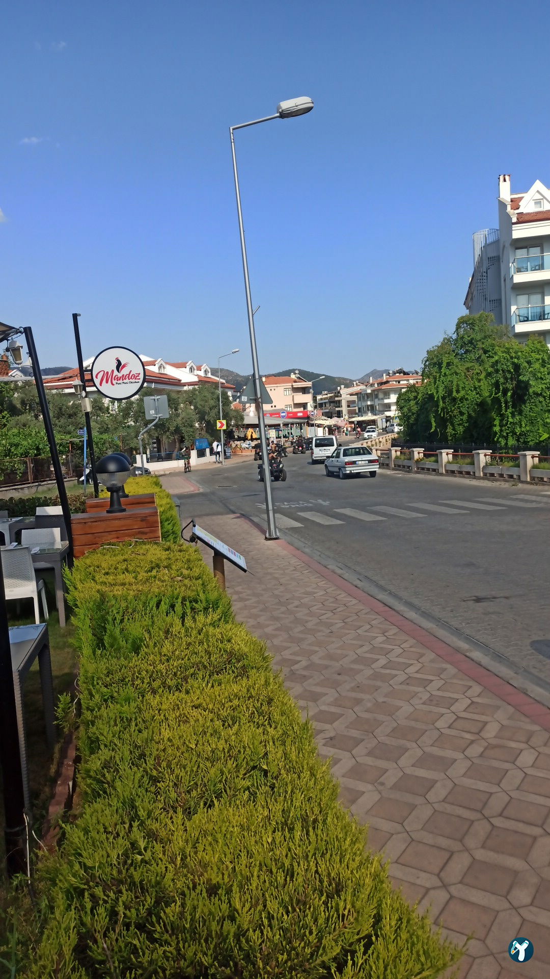 Mandoz Peri Peri Chicken Restaurant And Bar