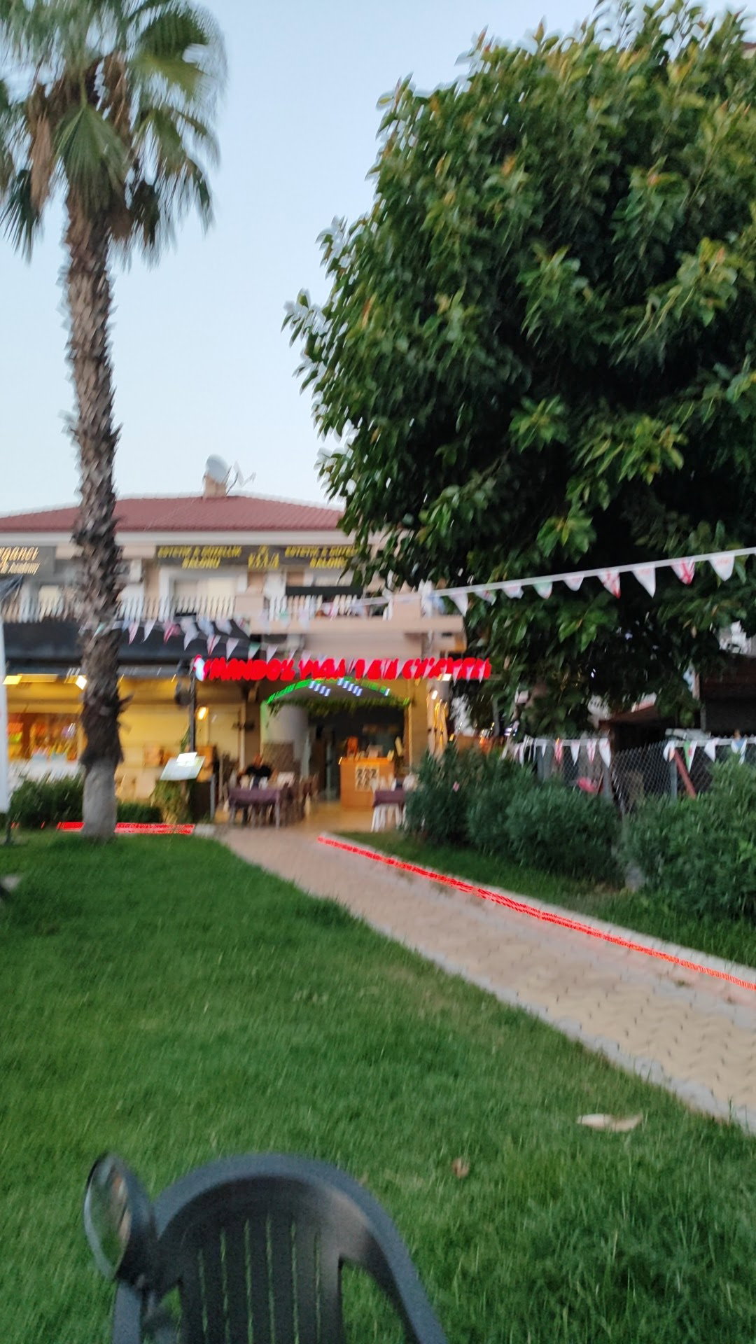 Mandoz Peri Peri Chicken Restaurant And Bar
