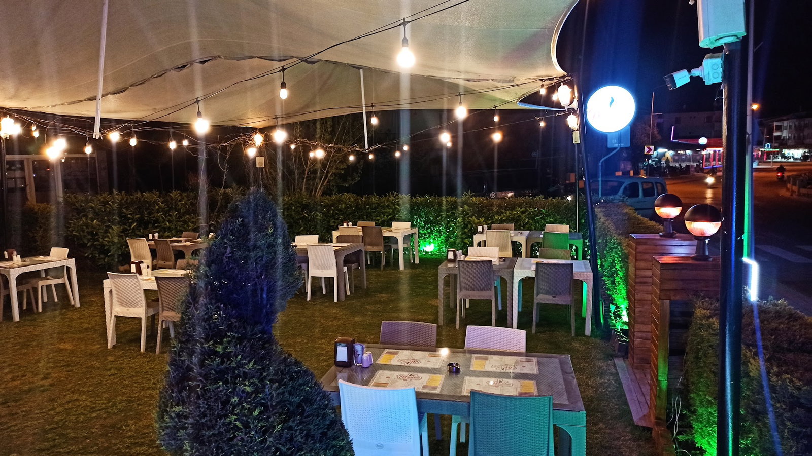 Mandoz Peri Peri Chicken Restaurant And Bar