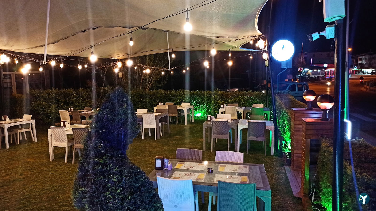 Mandoz Peri Peri Chicken Restaurant And Bar