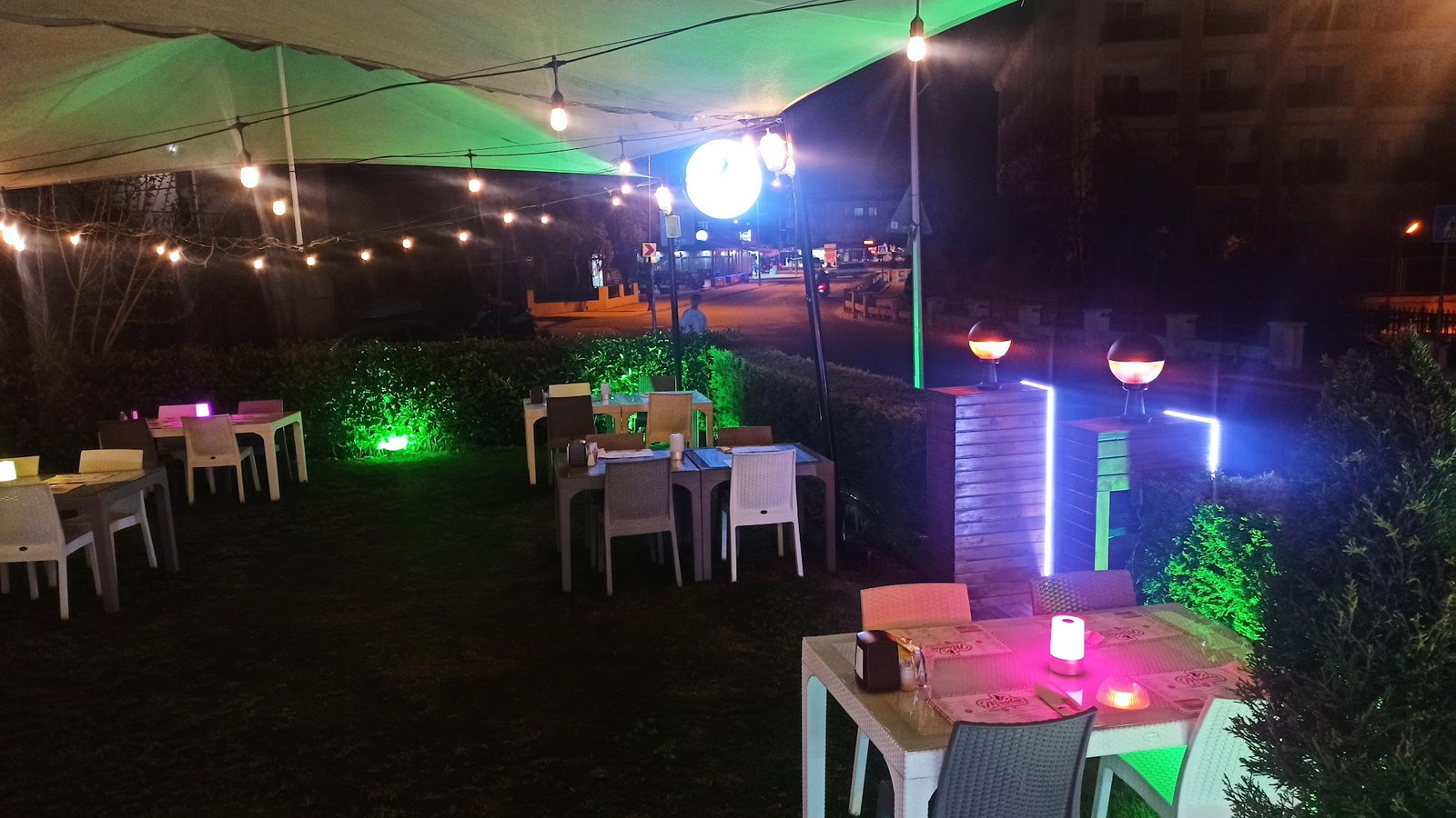 Mandoz Peri Peri Chicken Restaurant And Bar
