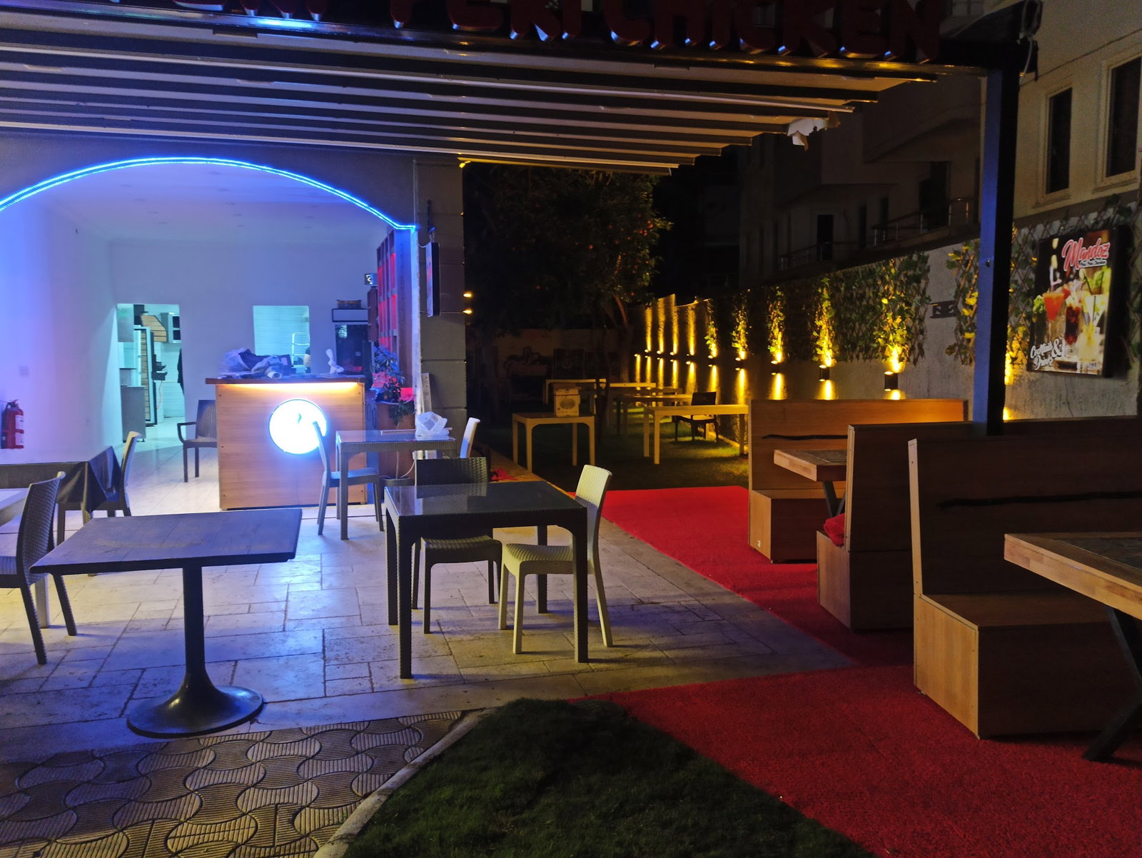 Mandoz Peri Peri Chicken Restaurant And Bar