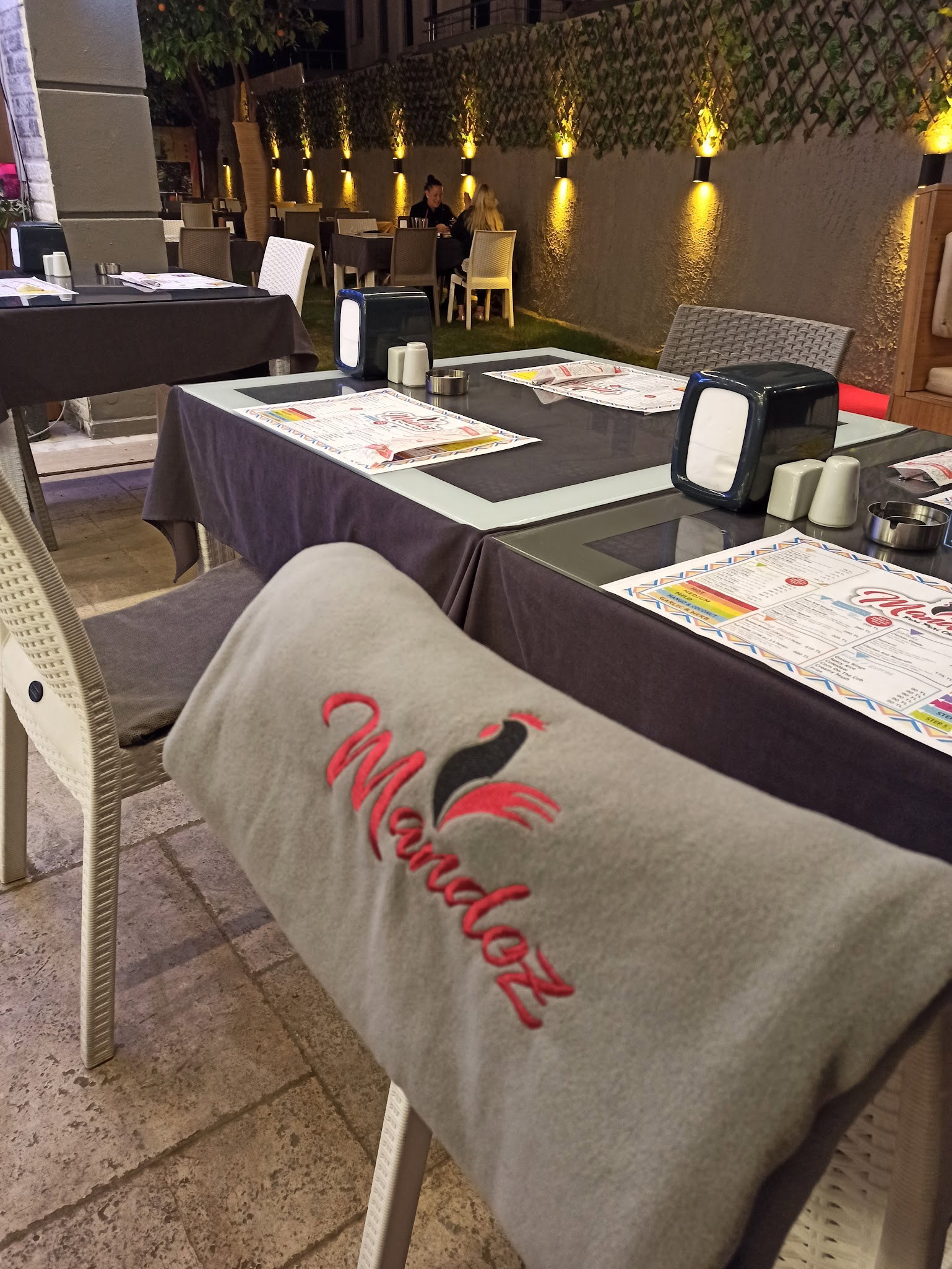 Mandoz Peri Peri Chicken Restaurant And Bar