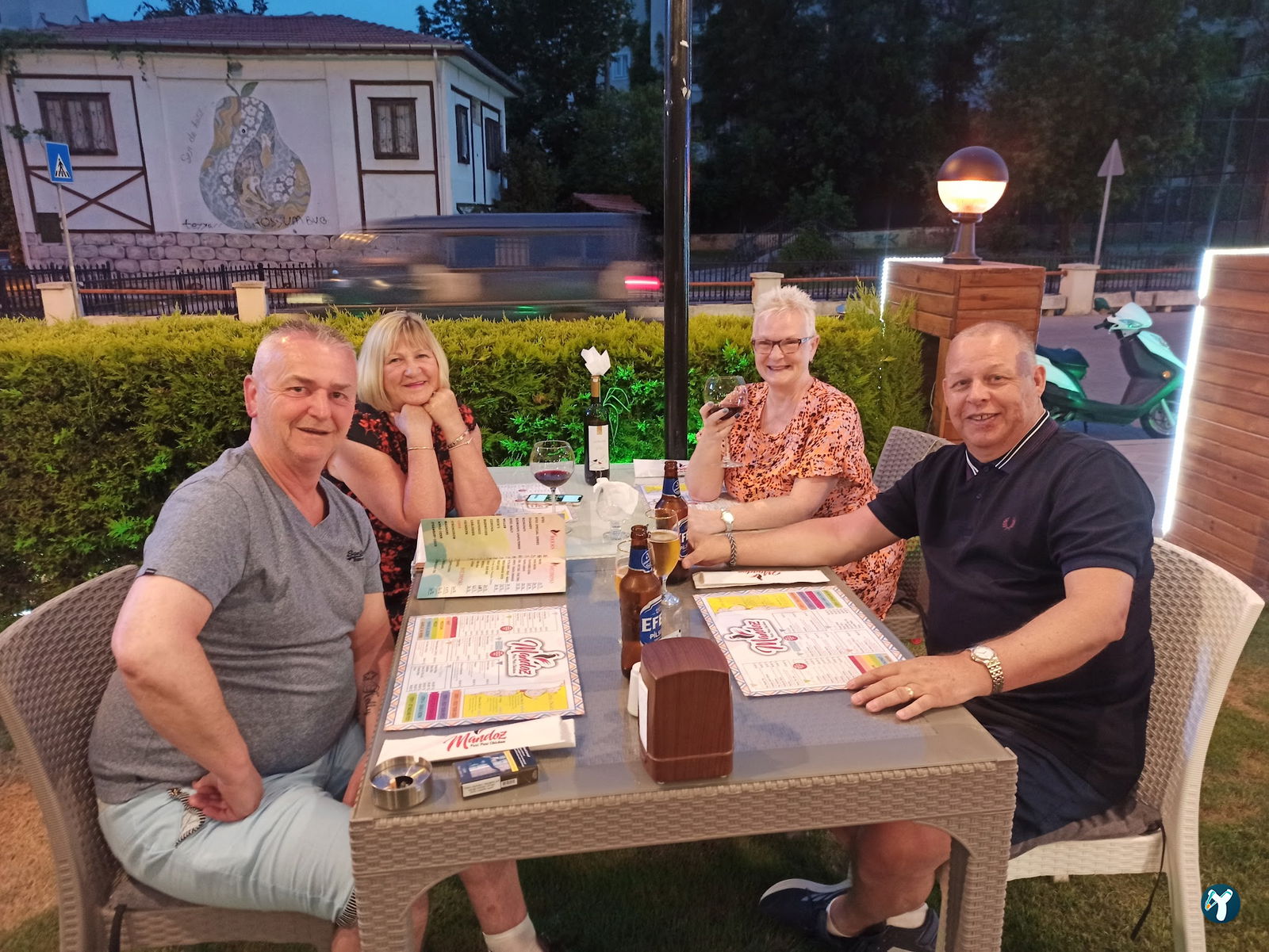 Mandoz Peri Peri Chicken Restaurant And Bar