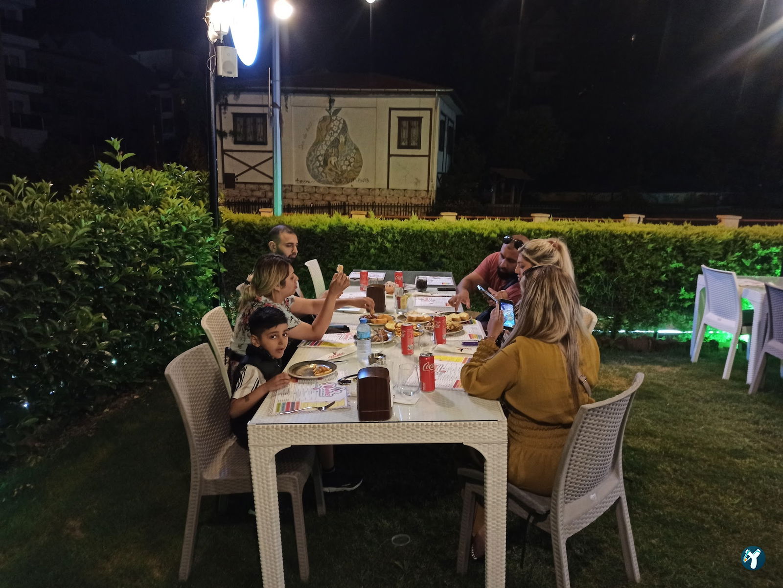 Mandoz Peri Peri Chicken Restaurant And Bar