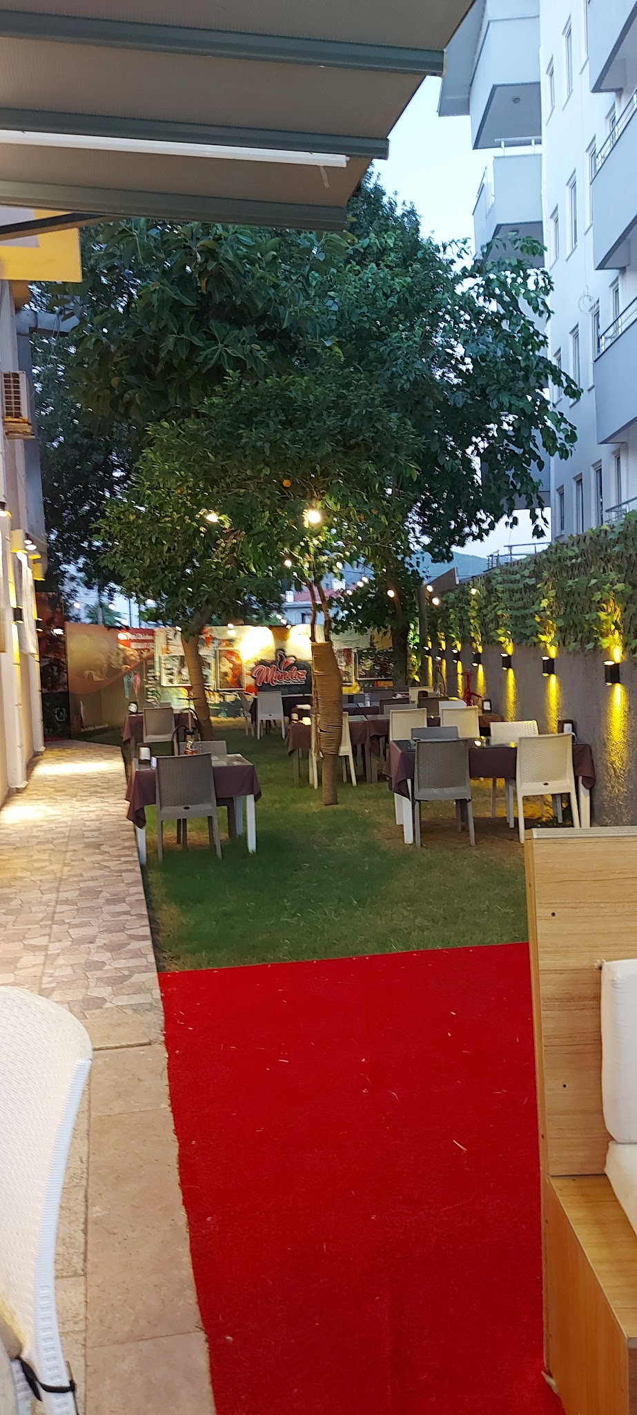 Mandoz Peri Peri Chicken Restaurant And Bar