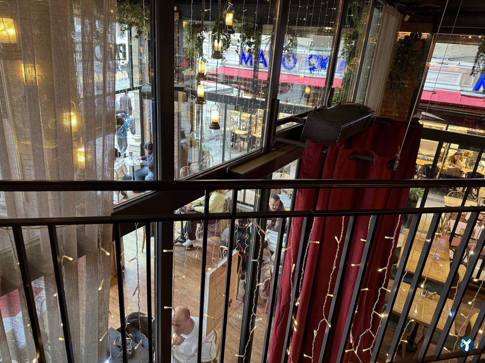 Parole Cafe | Restaurant