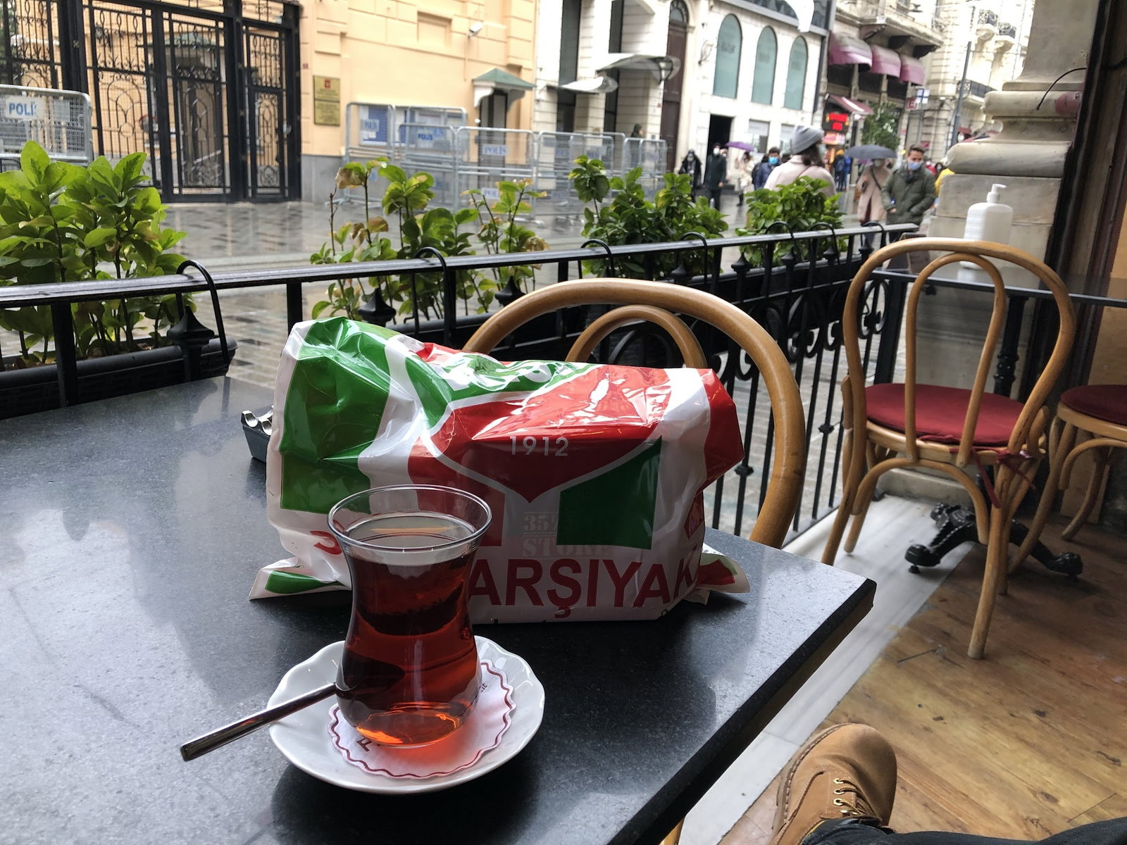 Parole Cafe | Restaurant