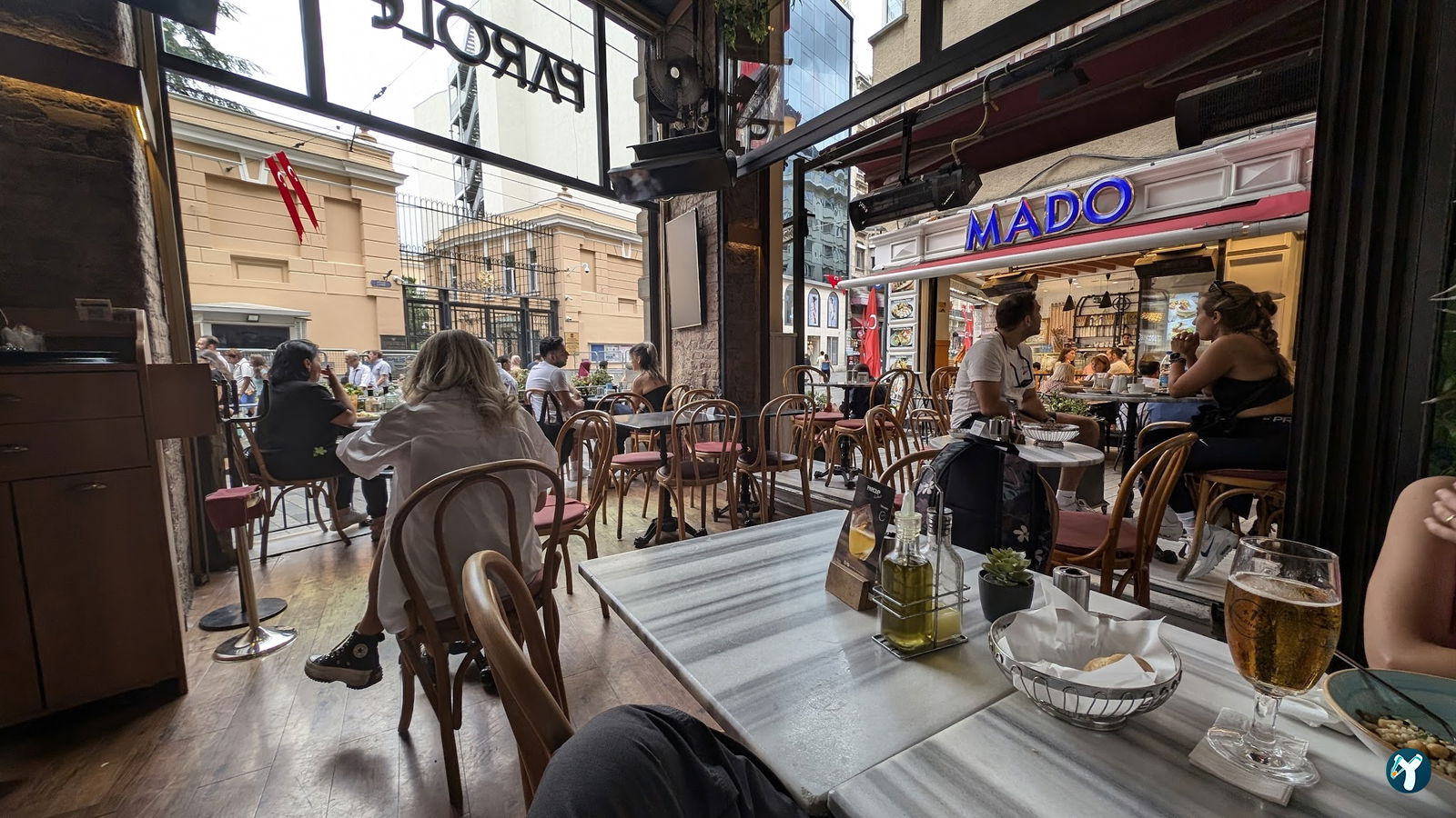 Parole Cafe | Restaurant