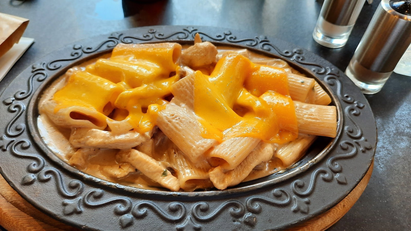 Parole Cafe | Restaurant
