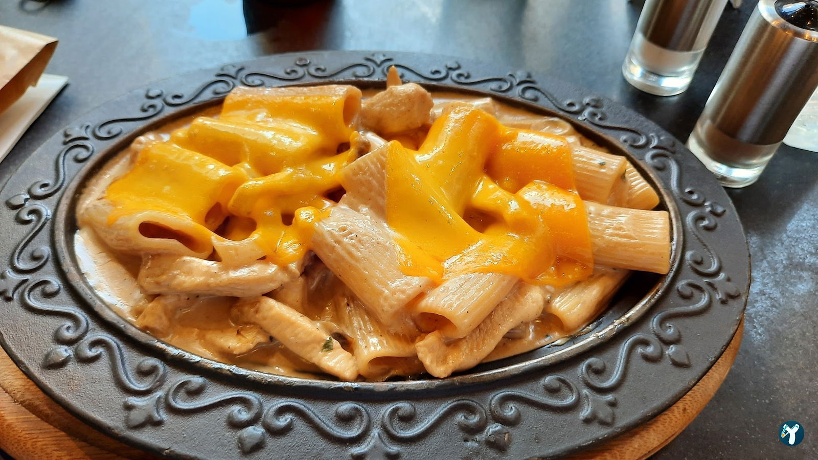 Parole Cafe | Restaurant