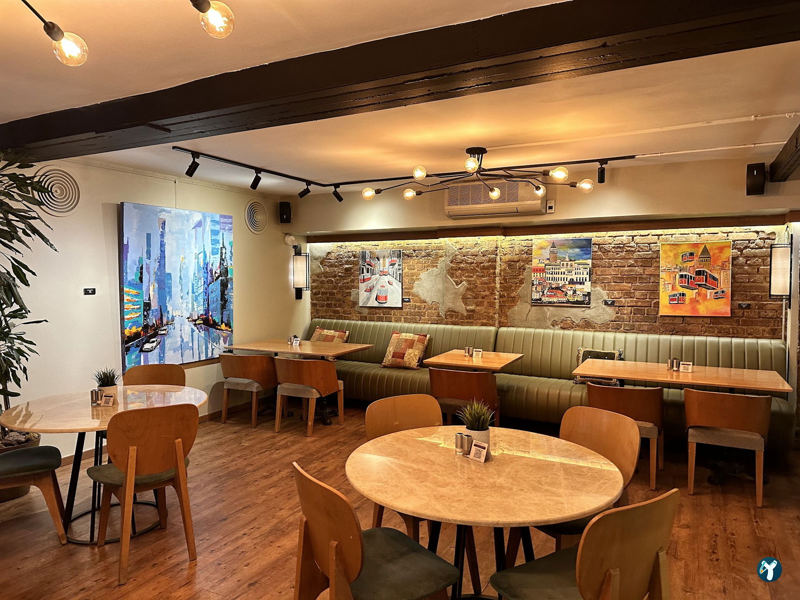 Parole Cafe | Restaurant