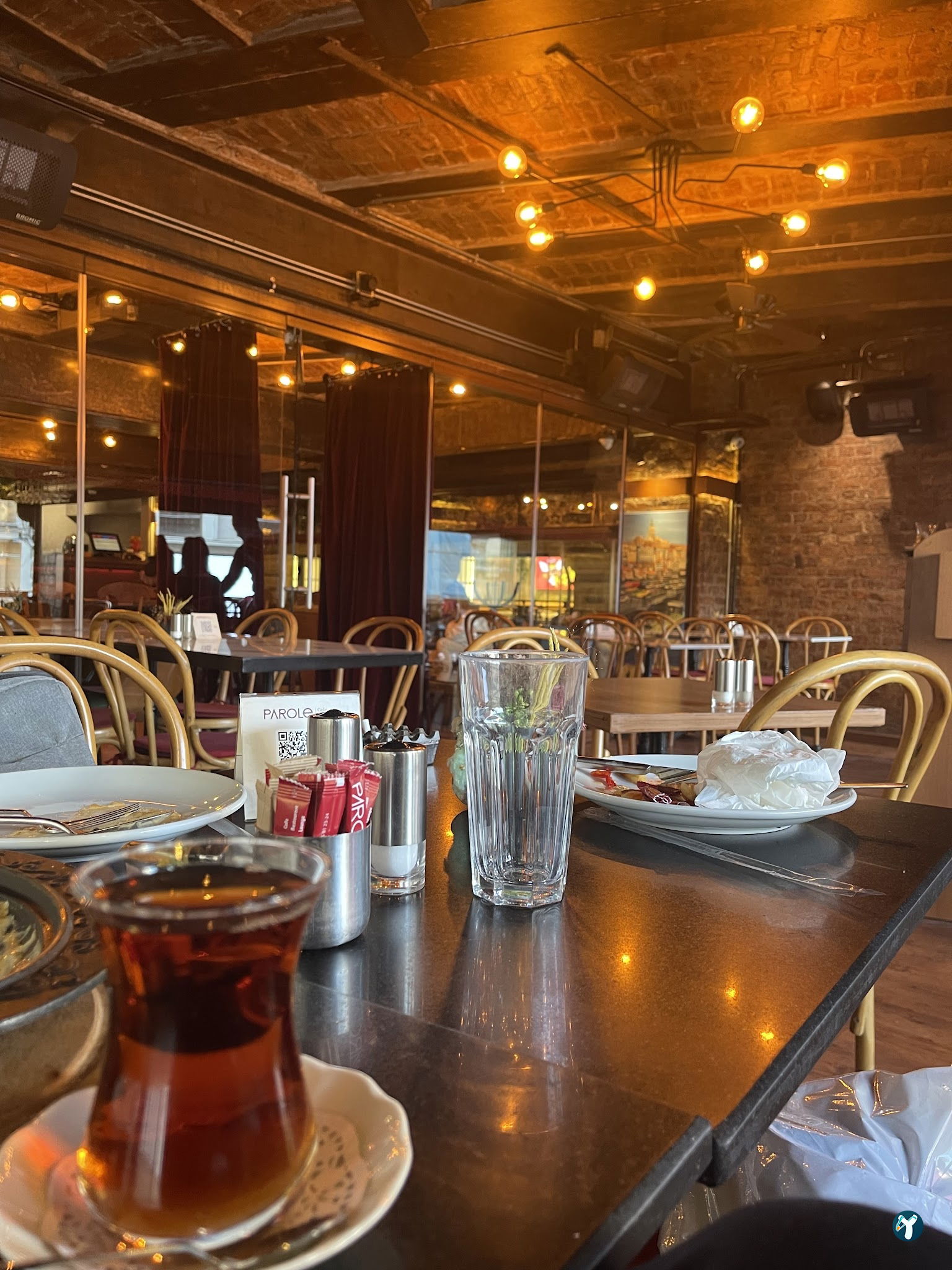 Parole Cafe | Restaurant