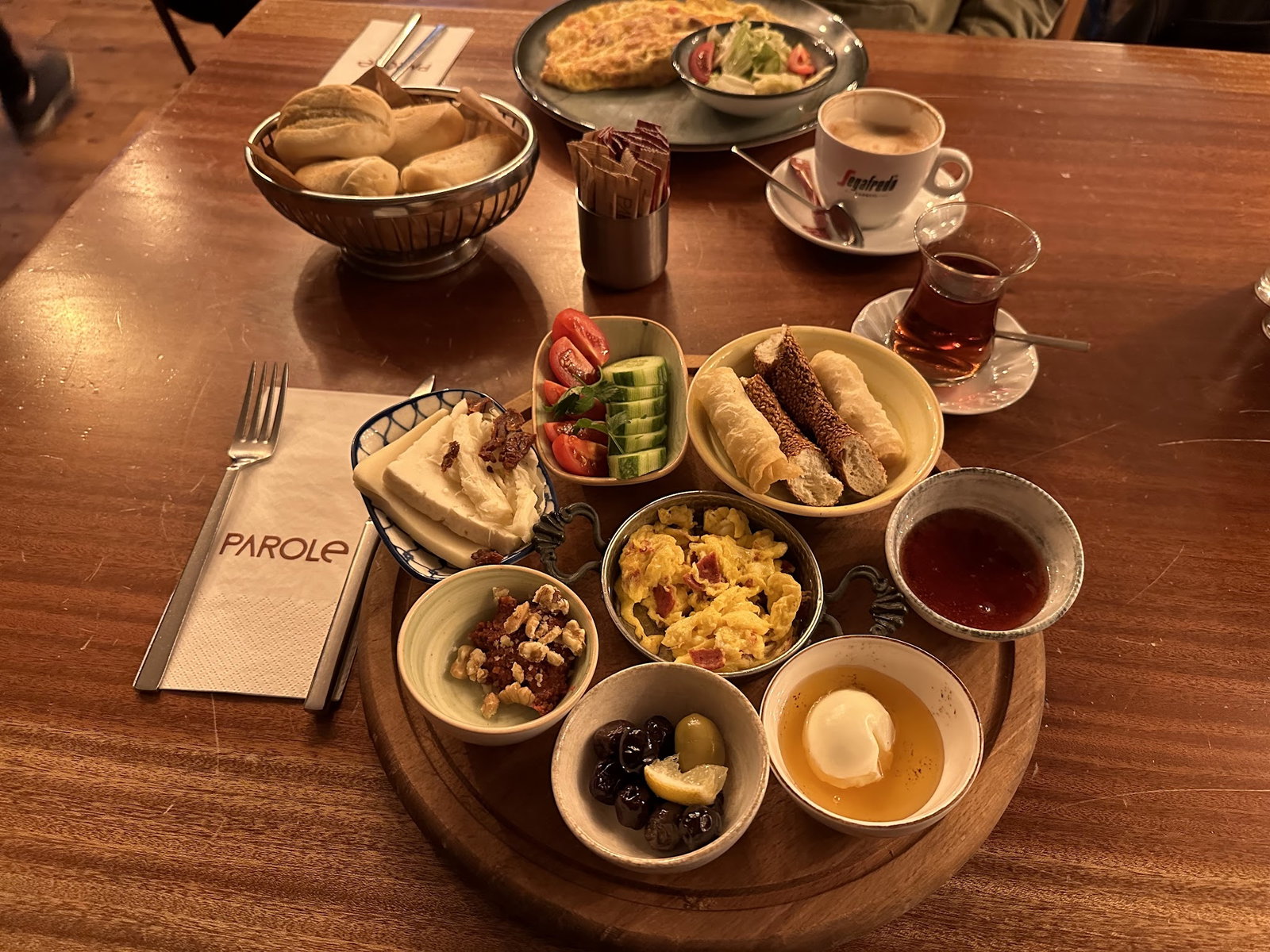 Parole Cafe | Restaurant