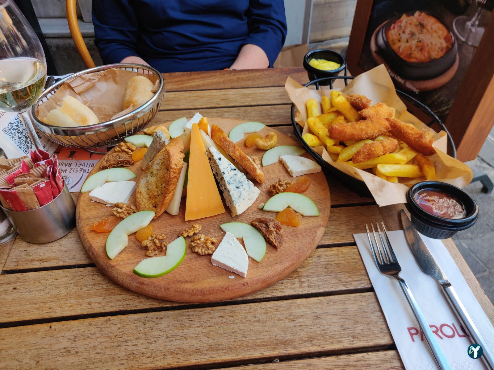 Parole Cafe | Restaurant