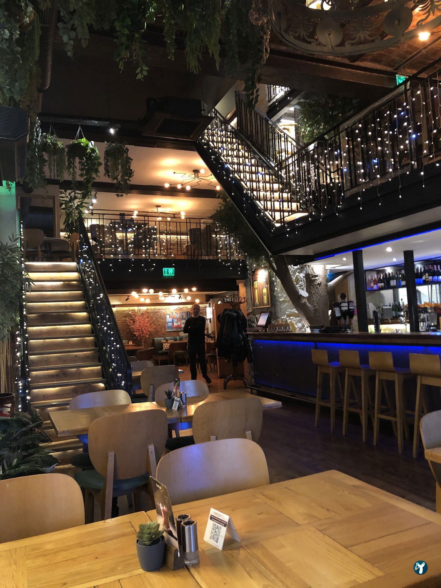 Parole Cafe | Restaurant