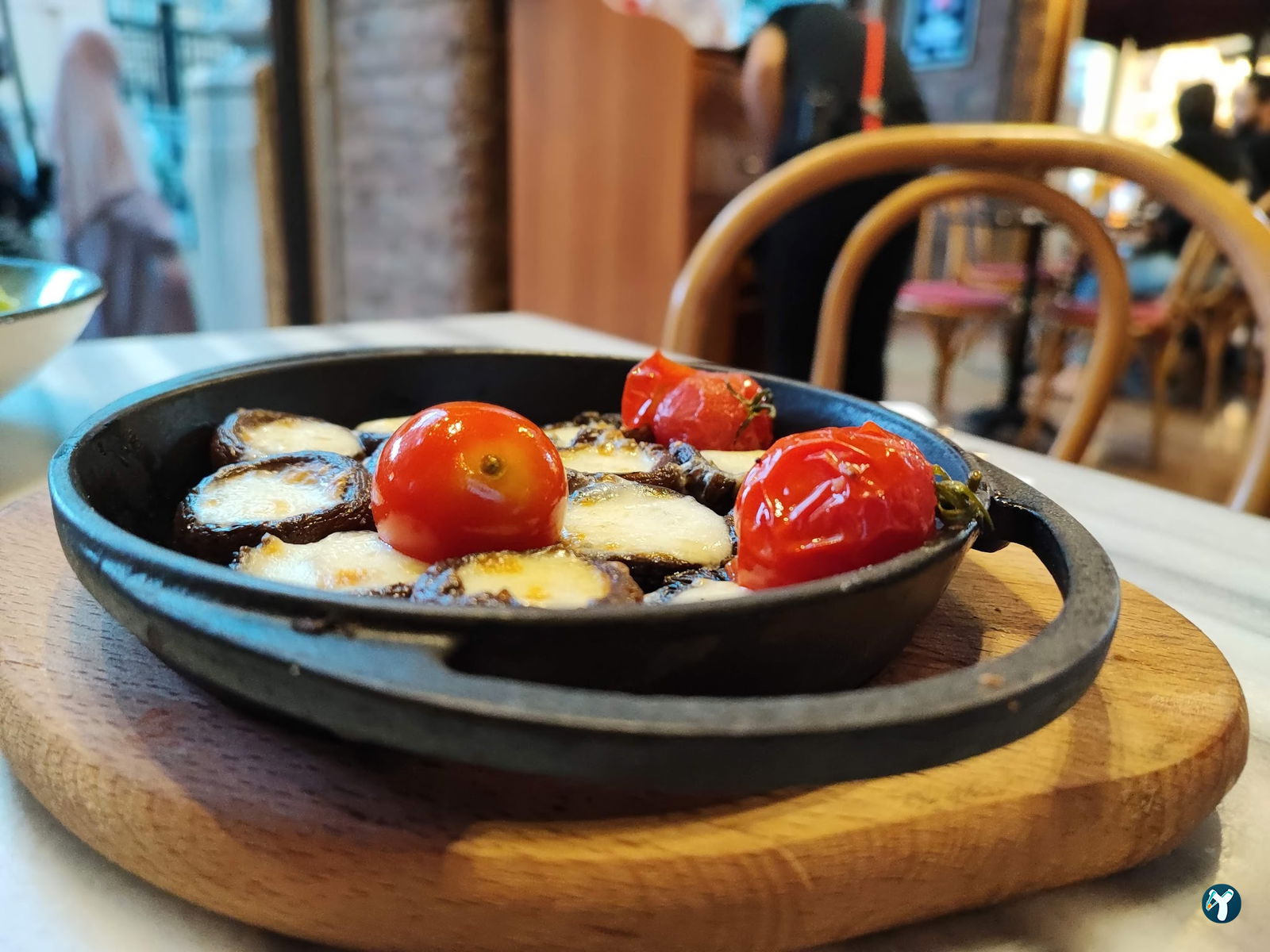 Parole Cafe | Restaurant