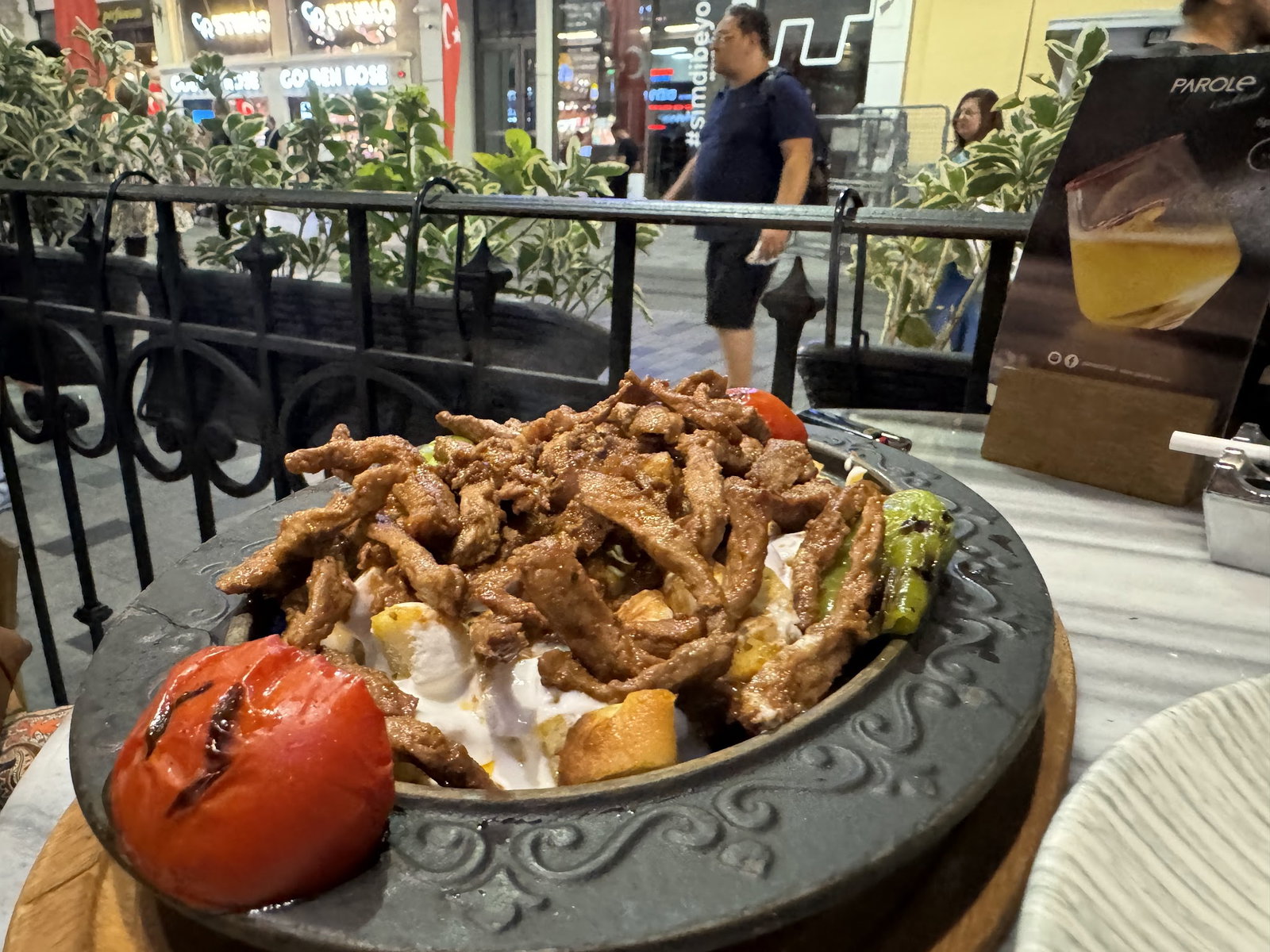 Parole Cafe | Restaurant