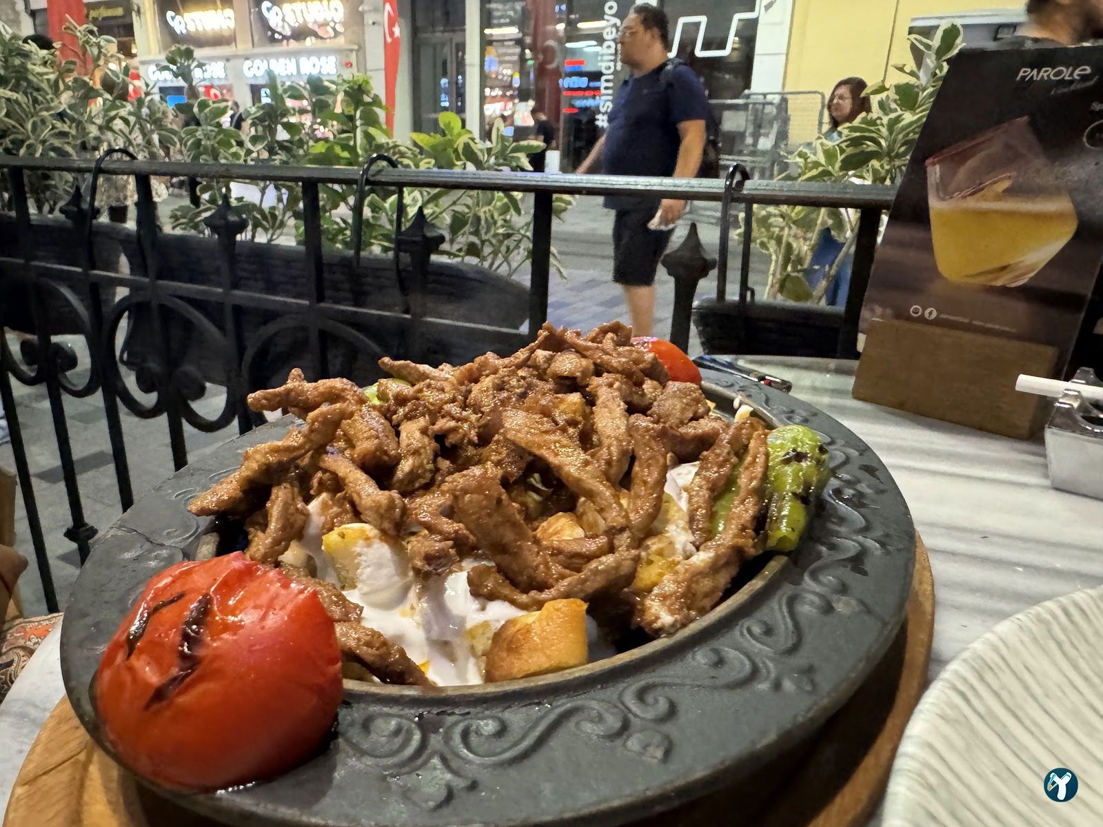 Parole Cafe | Restaurant